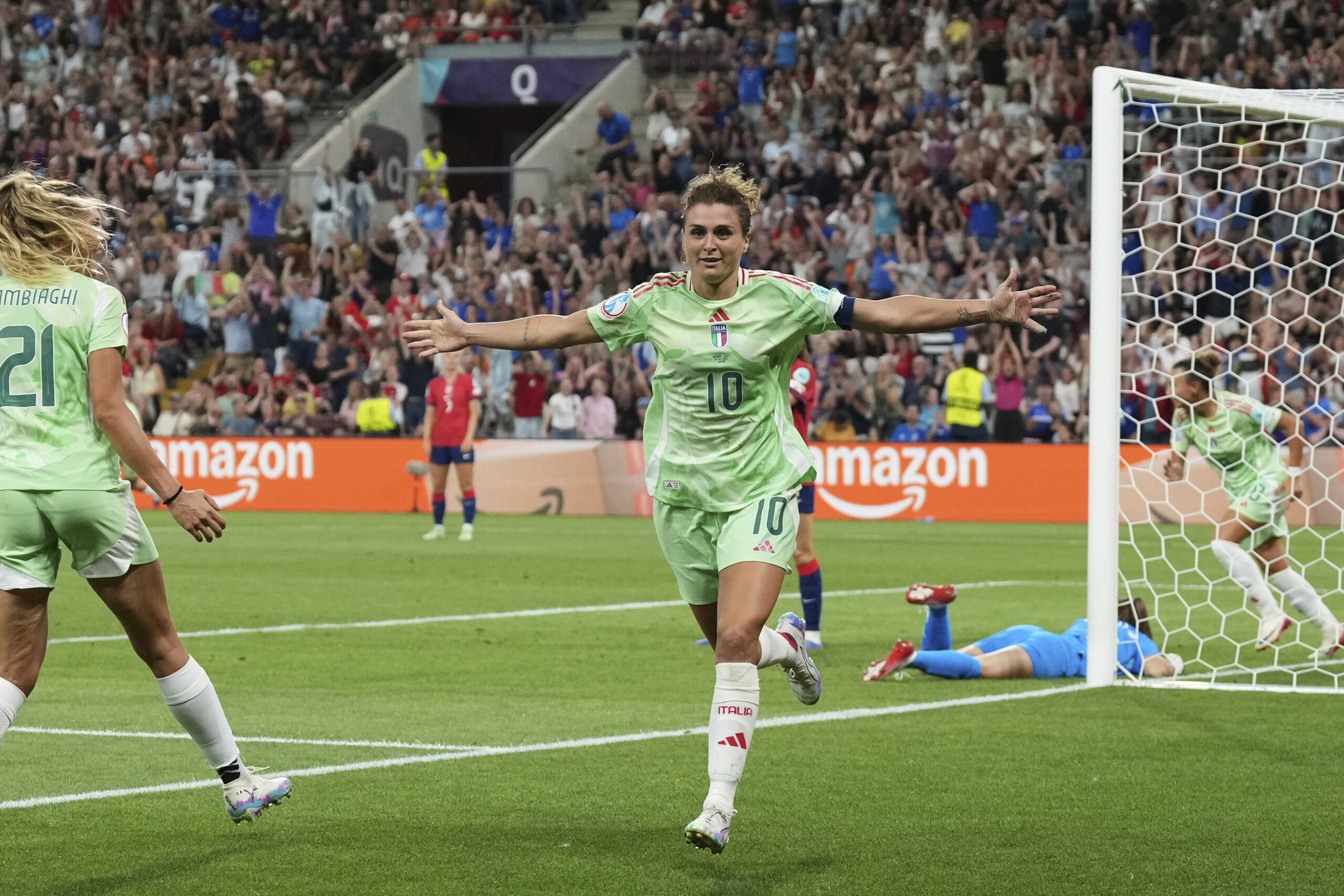 golden ball girelli and cantore among the italian nominees scaled