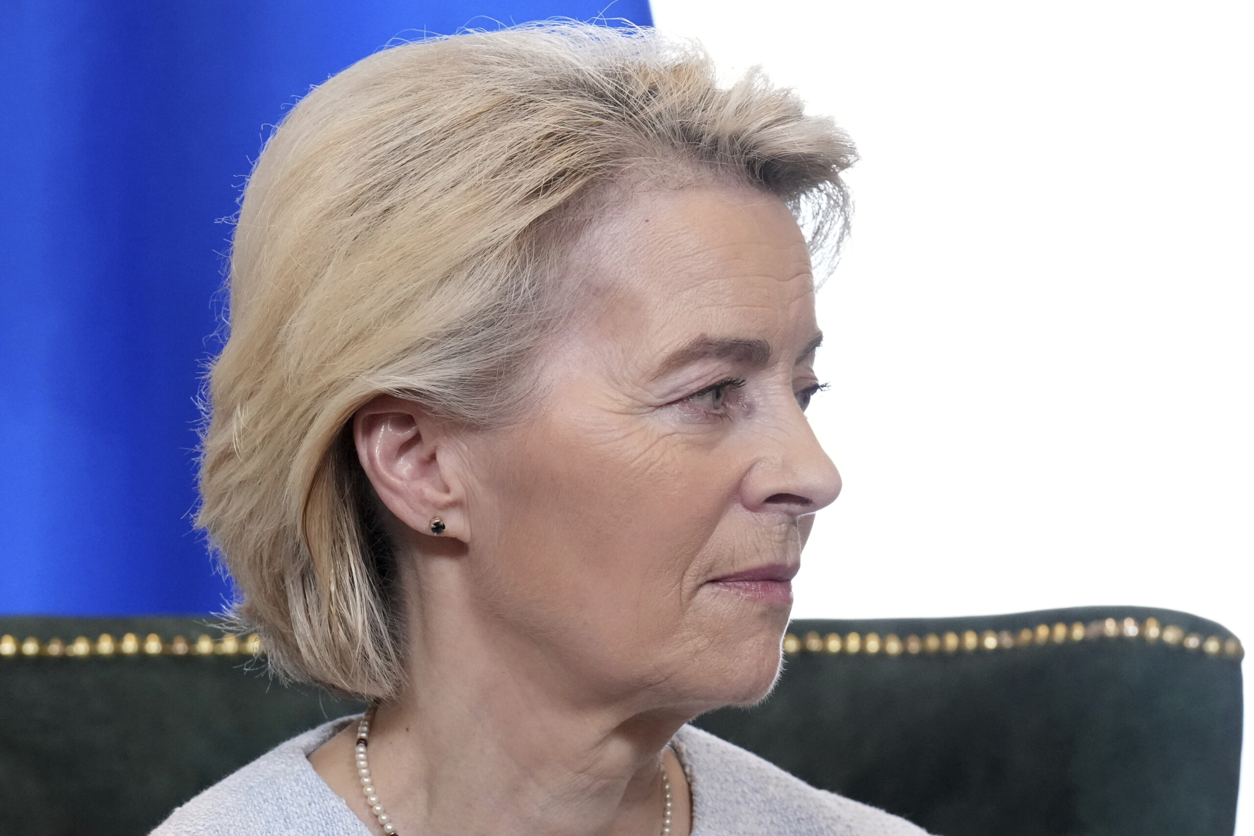 ukraine von der leyen hears zelensky europe must play an active role for peace scaled