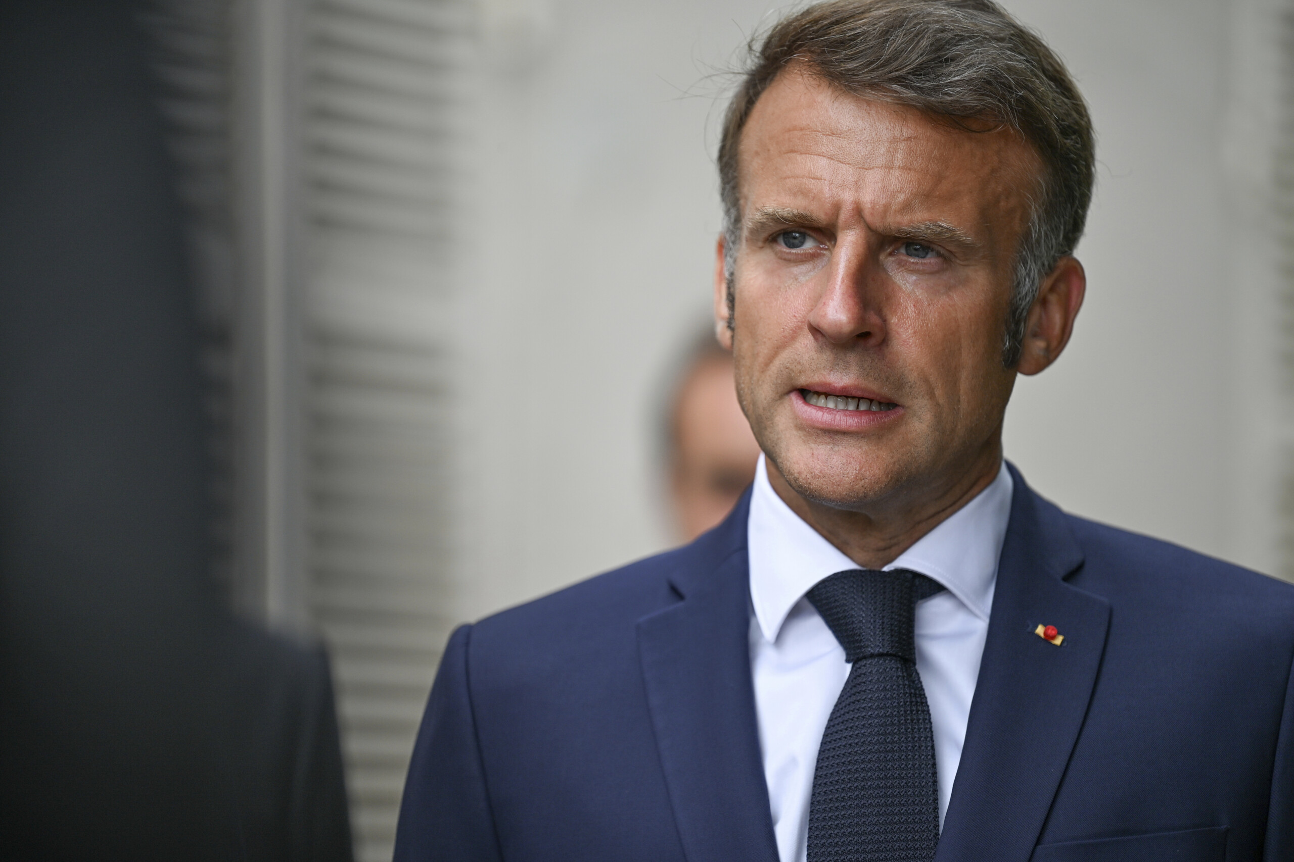 ukraine macron peace only with unconditional security guarantees for kiev scaled