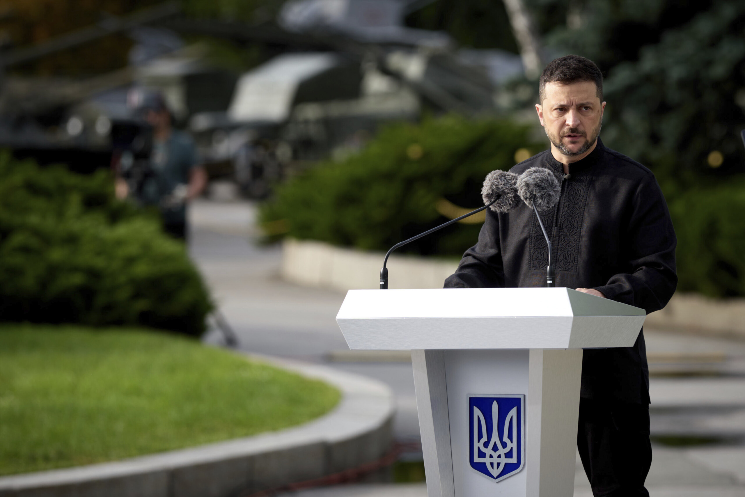 ukraine zelensky we will not surrender our land to the occupier scaled