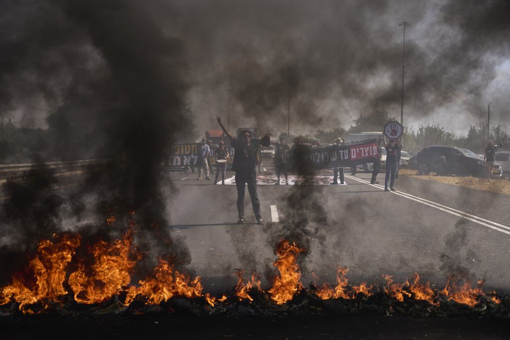 protest over hostages in israel demonstrators block highways