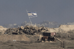 gaza israeli raids kill 21 palestinians humanitarian crisis worsens