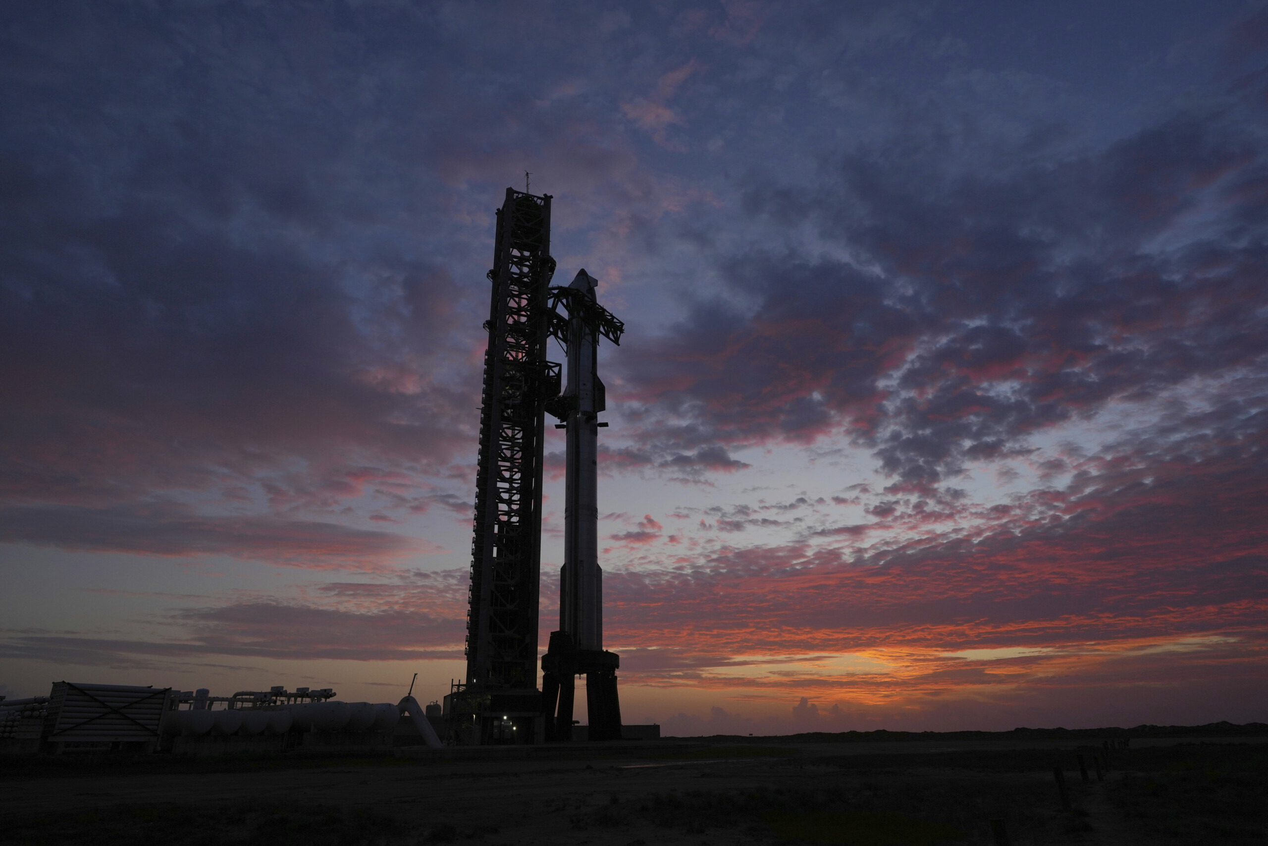 spacexs tenth starship test concludes successfully scaled
