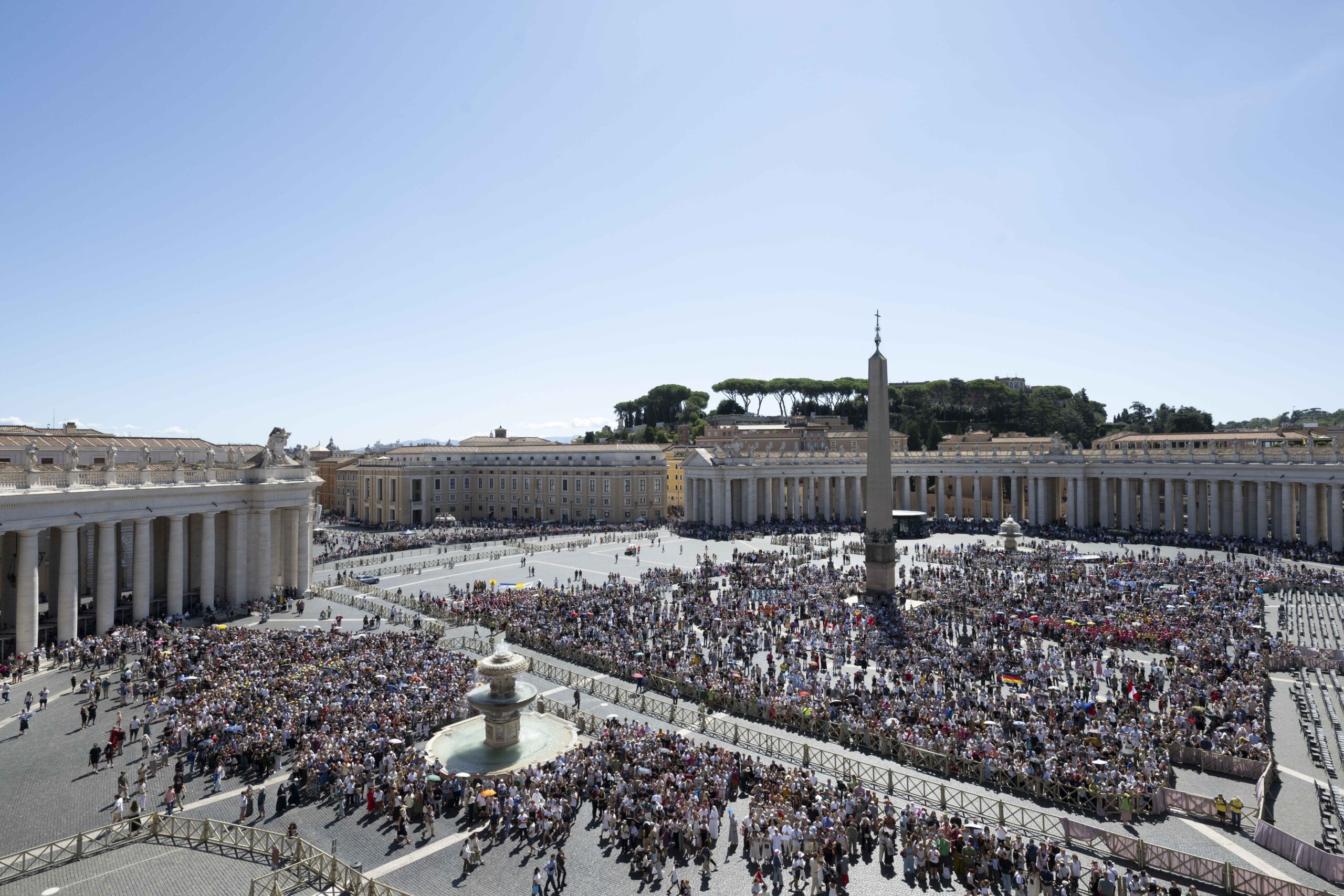 migrants pope with shipwrecks everywhere in the world a deadly tragedy scaled