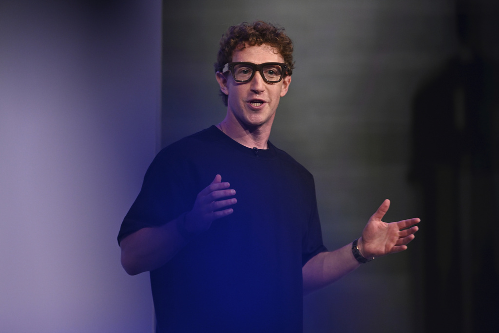meta zuckerberg presents new ai based glasses