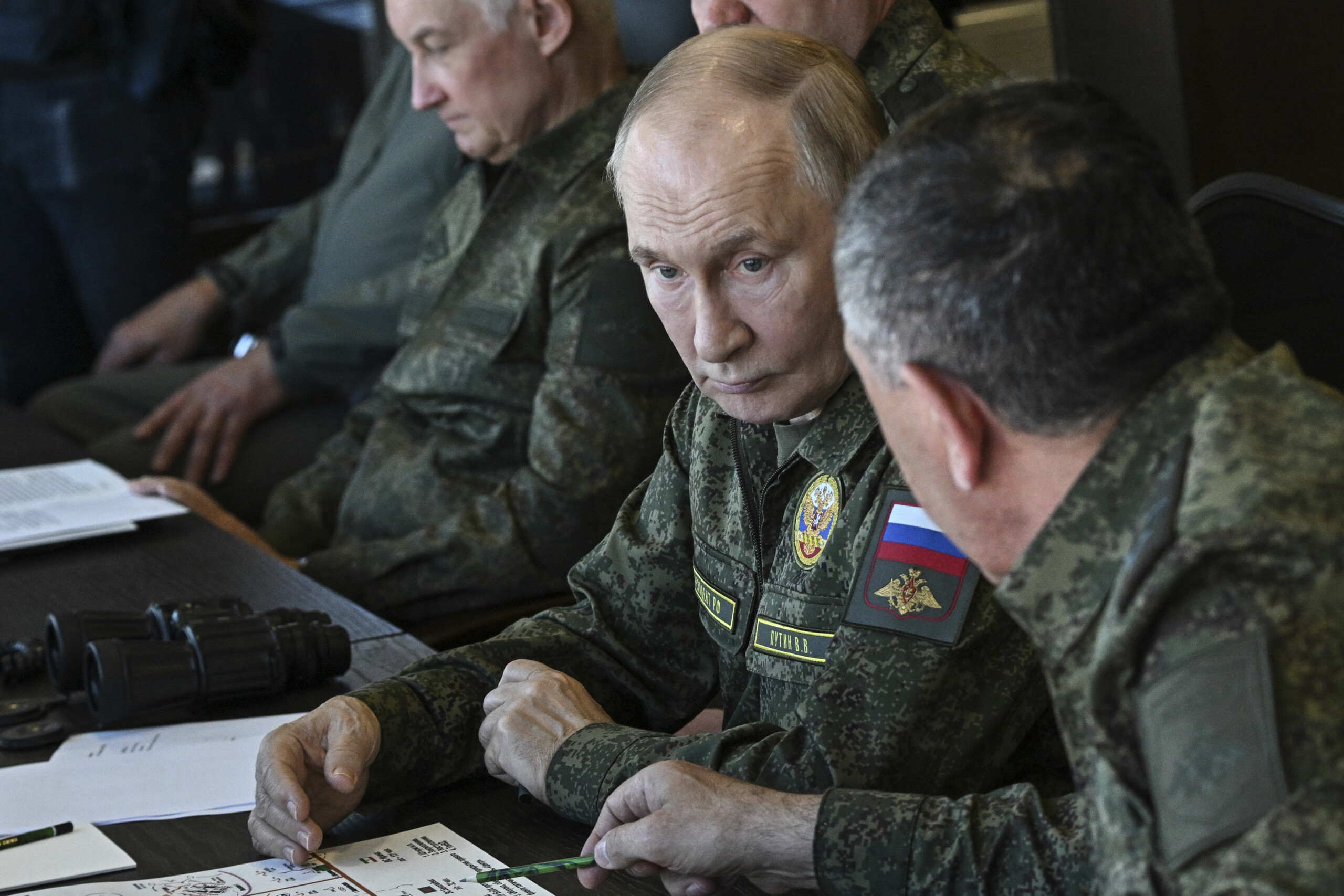ukraine putin over 700000 russian soldiers on the front line scaled