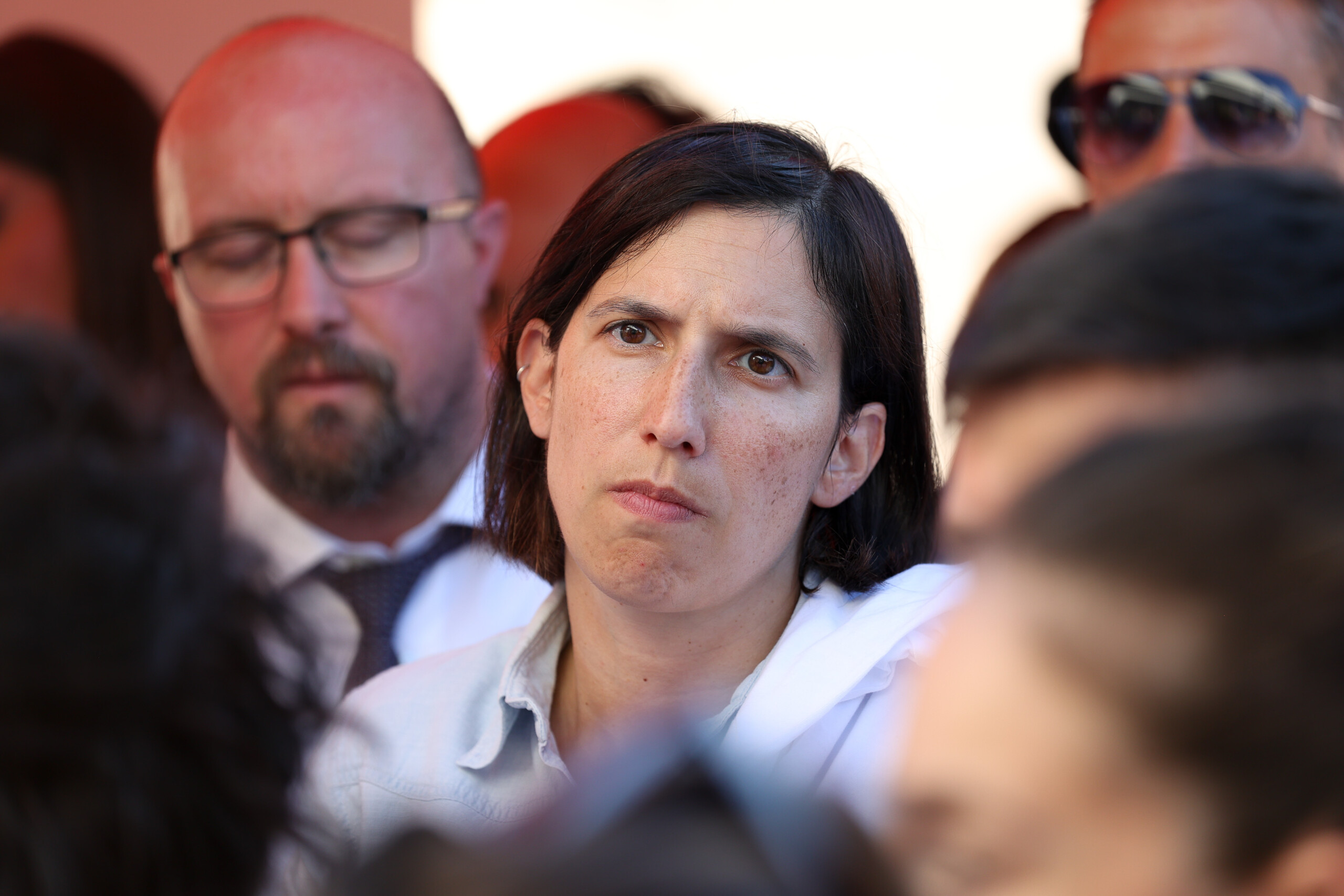 gaza schlein meloni avoids parliament but goes on tv to talk about pastries scaled
