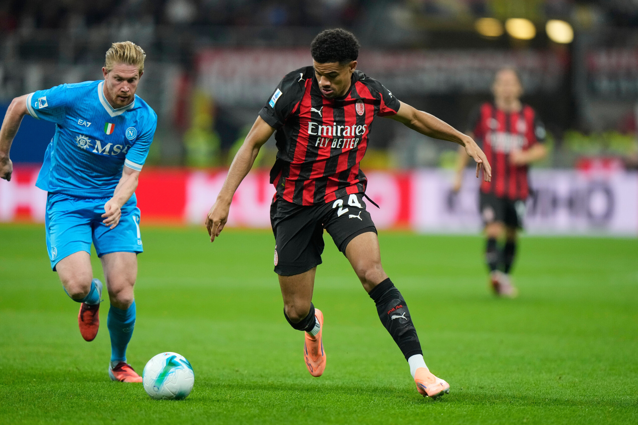 football serie a milan napoli 2 1 ties them at the top scaled