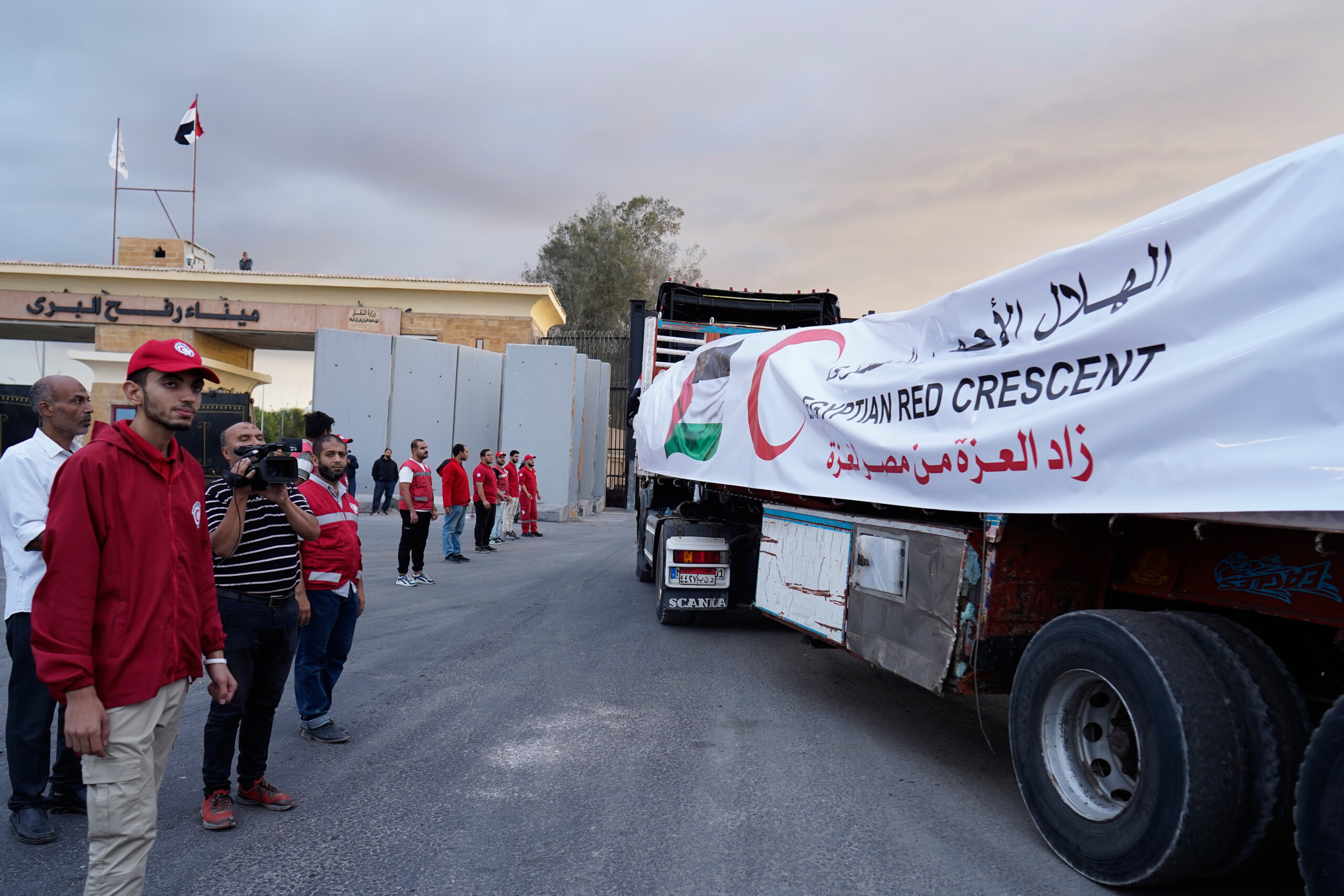 gaza israel does not reopen rafah crossing and reduces aid flow scaled