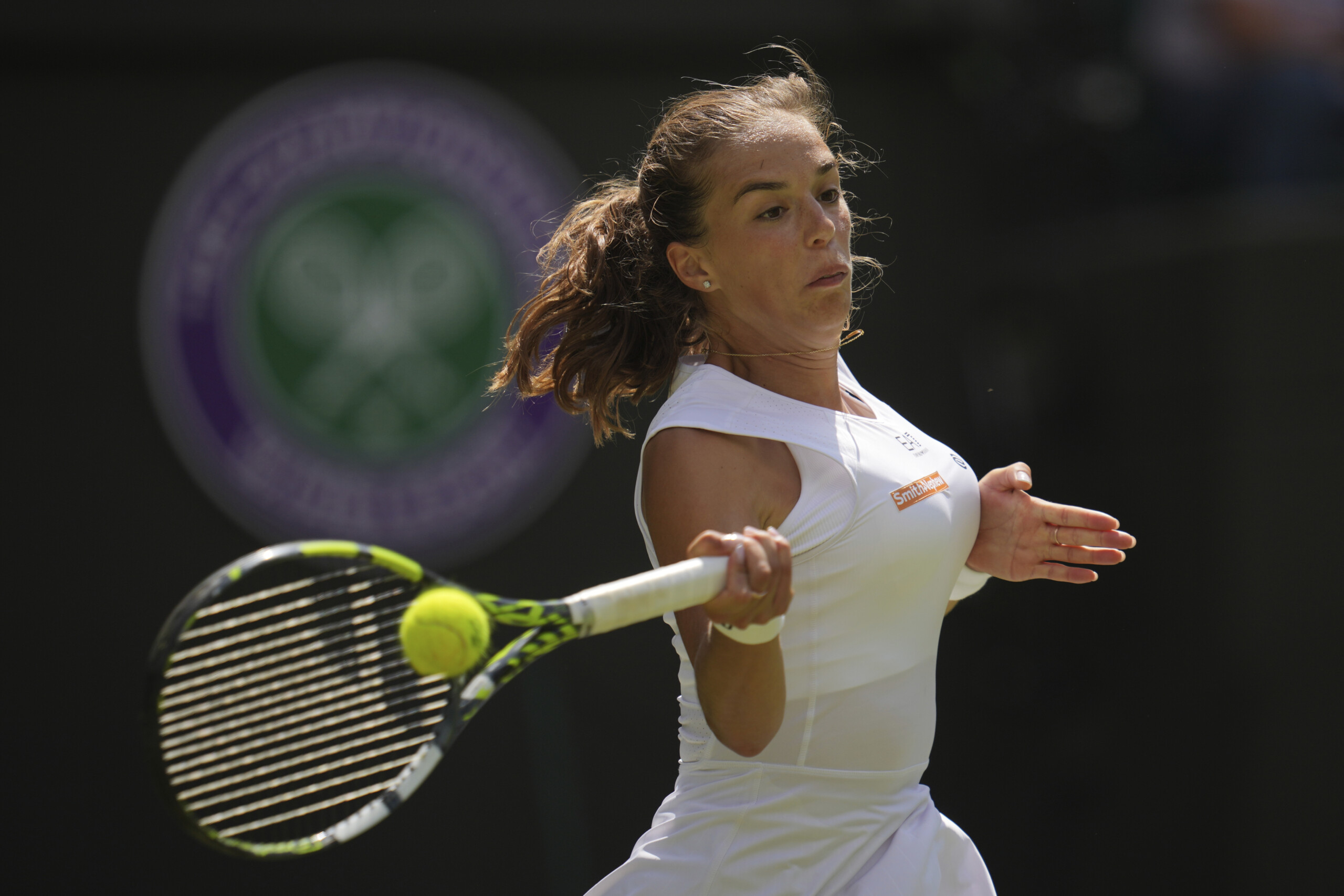 tennis wta guangzhou bronzetti eliminated in the first round scaled