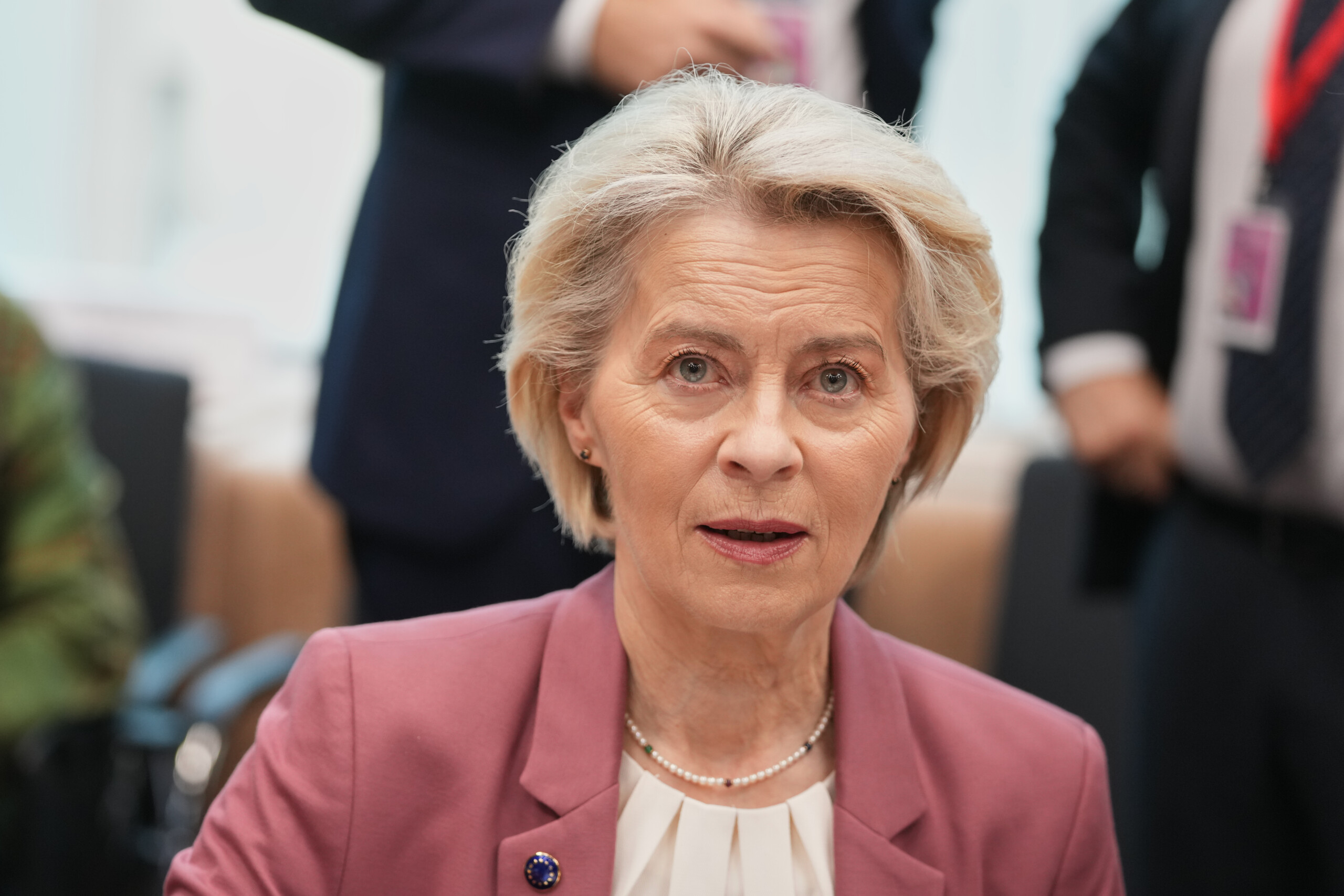 ukraine von der leyen us sanctions on moscow are good pressure on the aggressor scaled