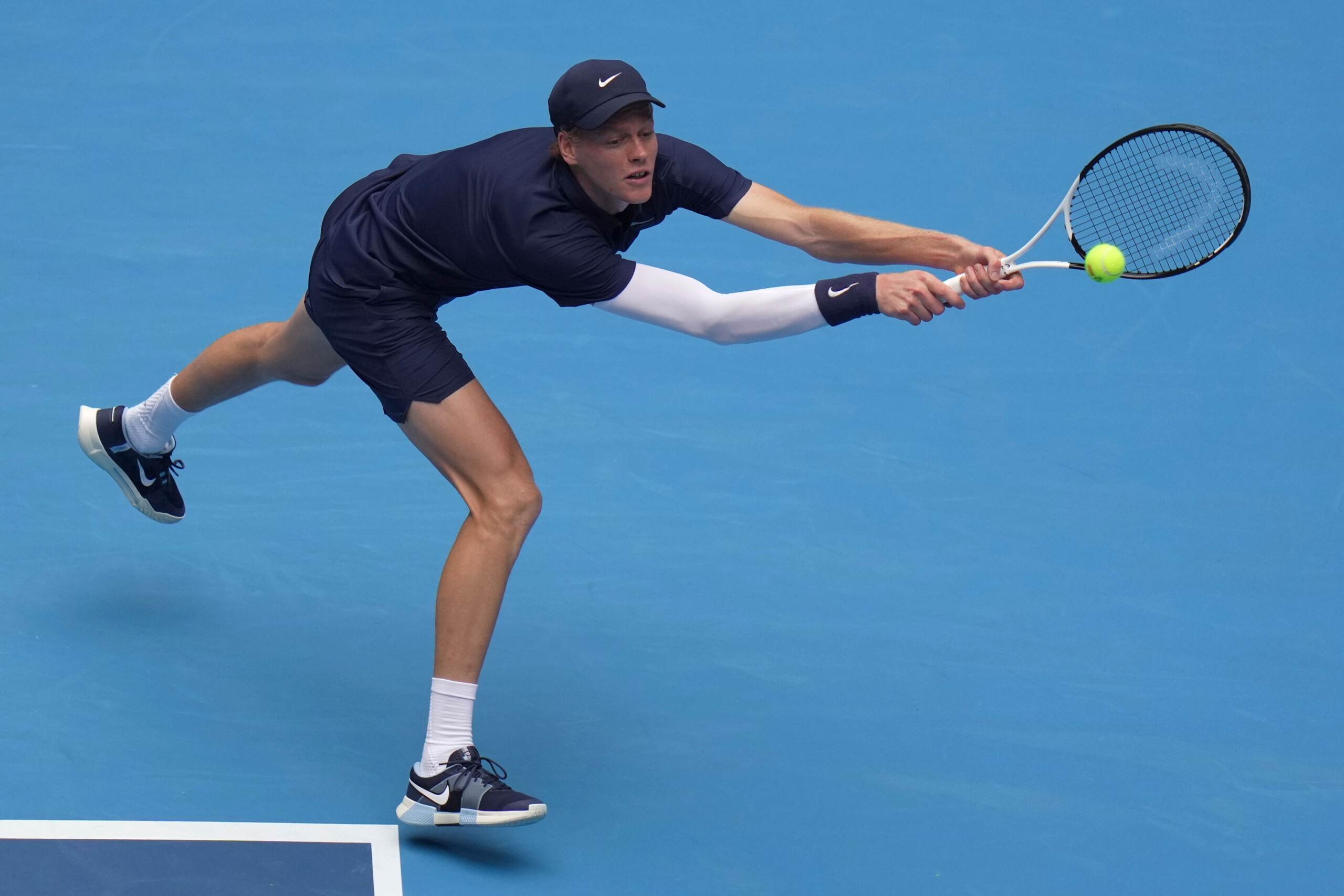 atp vienna sinner into semifinals bublik beaten in straight sets scaled