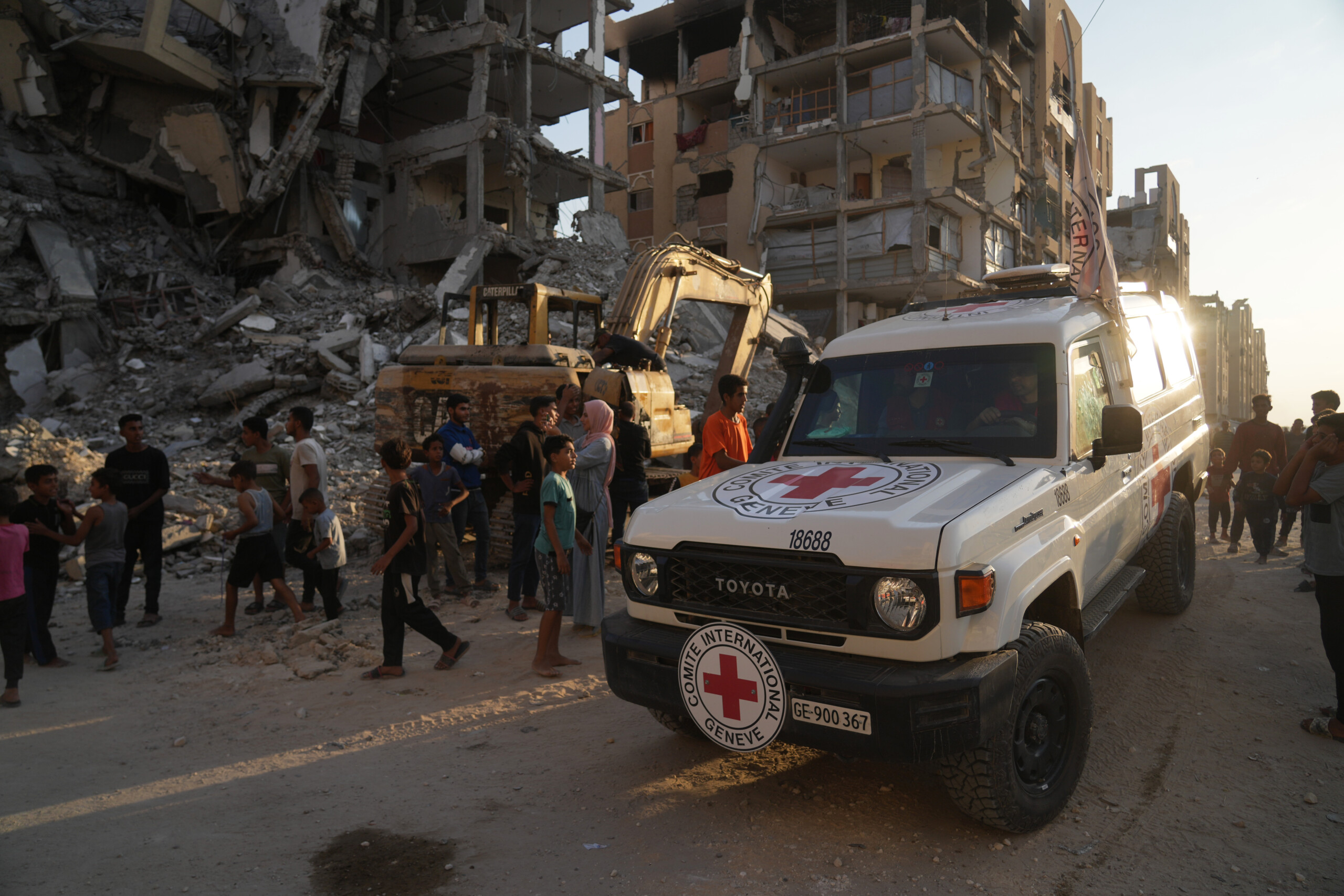 Gaza, IDF: ‘Hamas has handed over the bodies of two hostages to the Red Cross’ 1 gaza idf hamas has handed over the bodies of two hostages to the red cross scaled