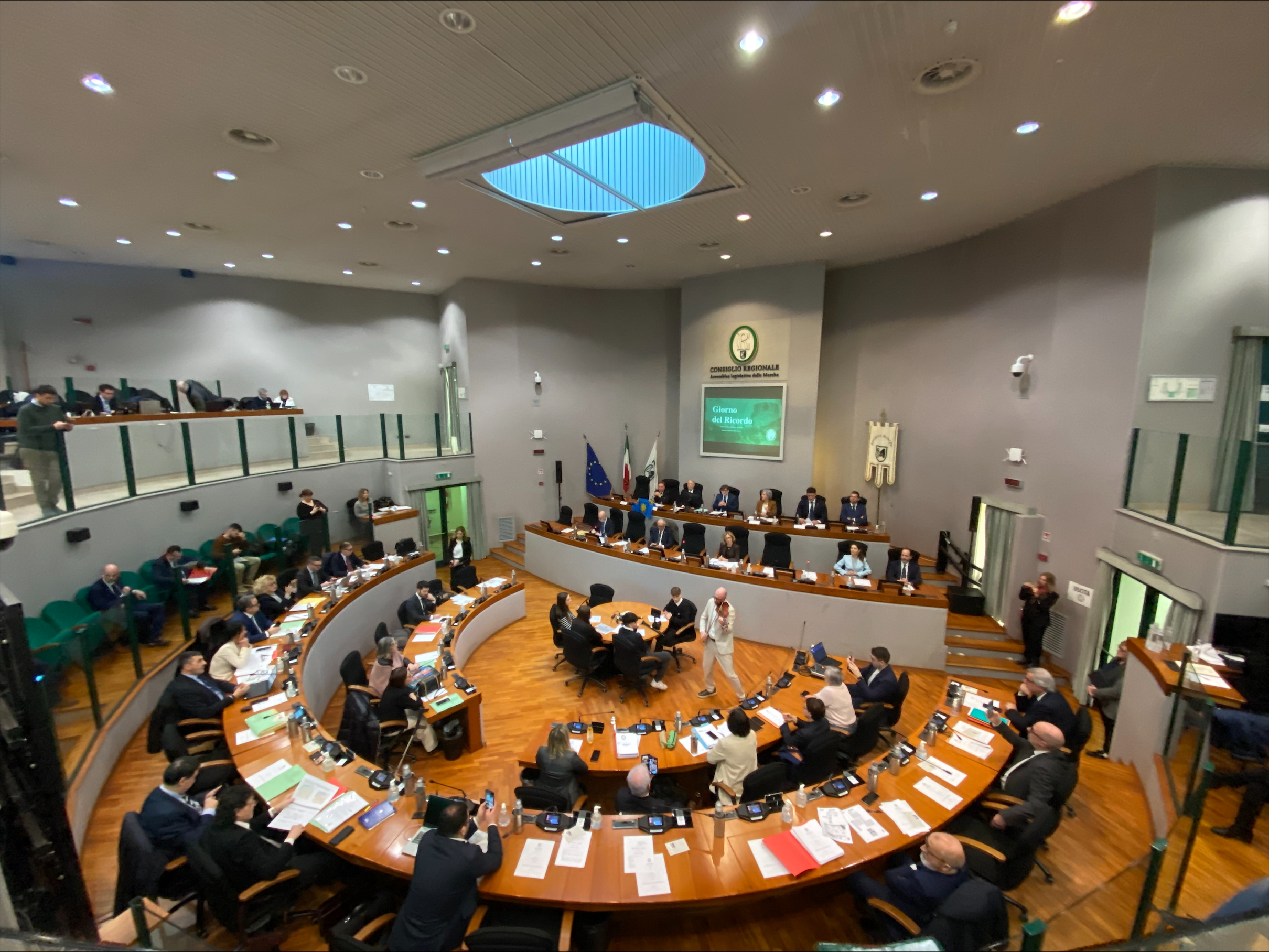 marche regional councillor mastrovincenzo expelled from the pd
