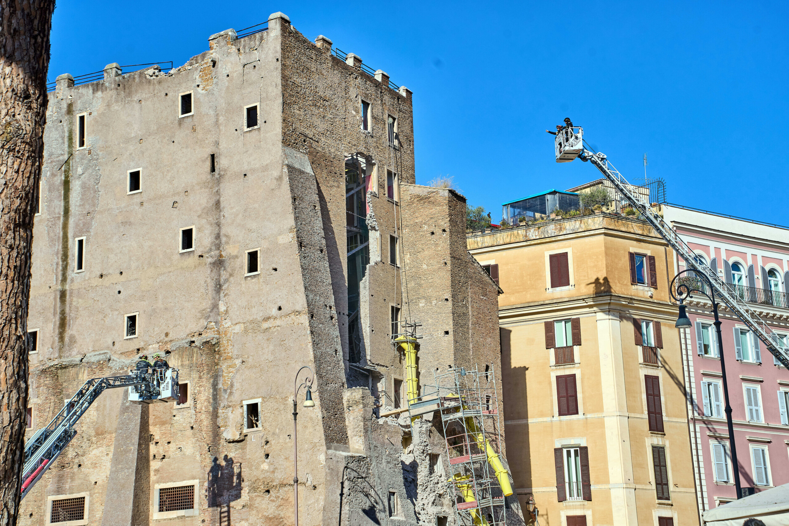 collapse of torre dei conti at the imperial forums farnesina disgraceful words from moscow scaled
