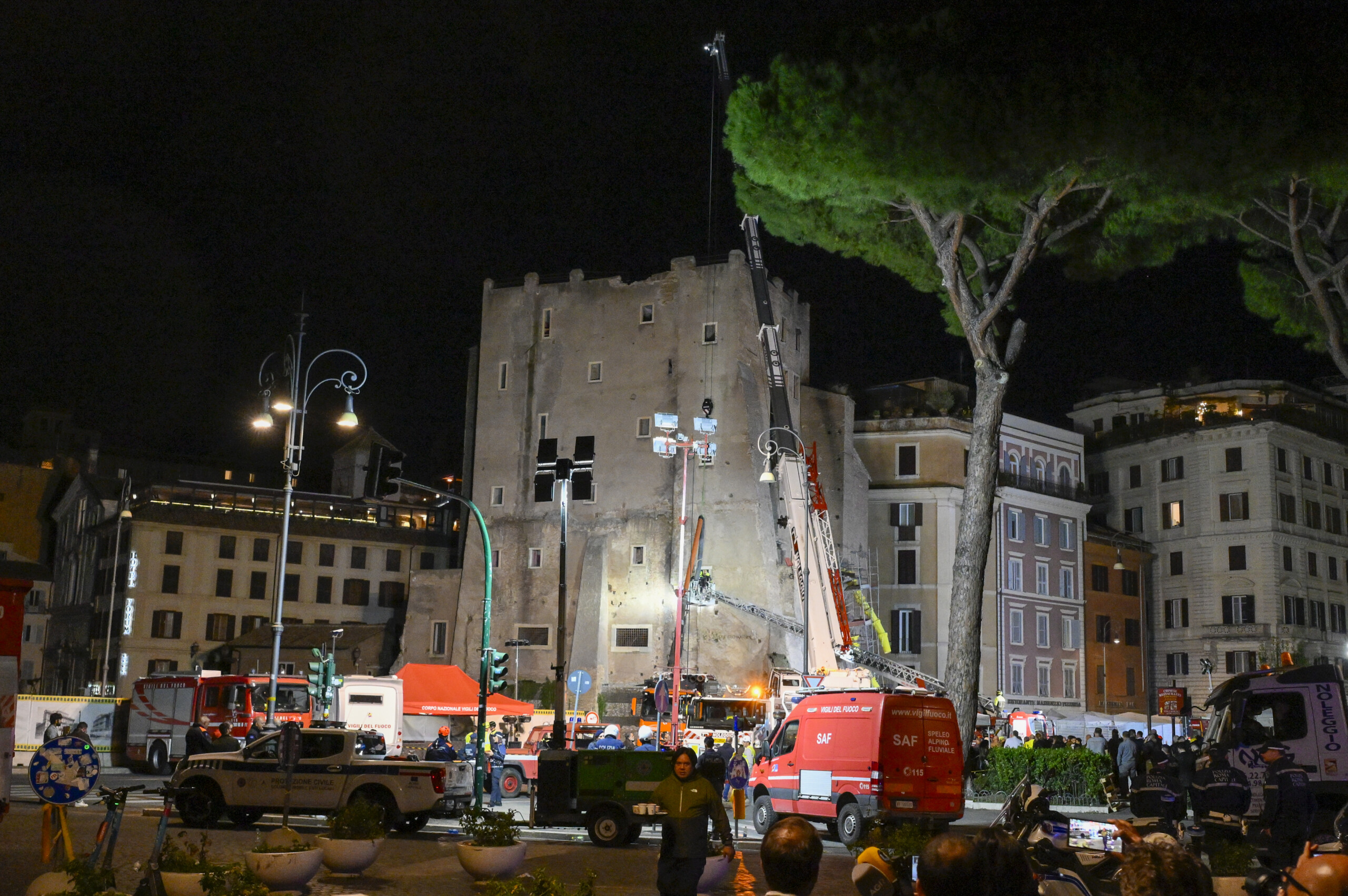 Rome: worker pulled alive from rubble Torre Conti 1 rome worker pulled alive from rubble torre conti scaled