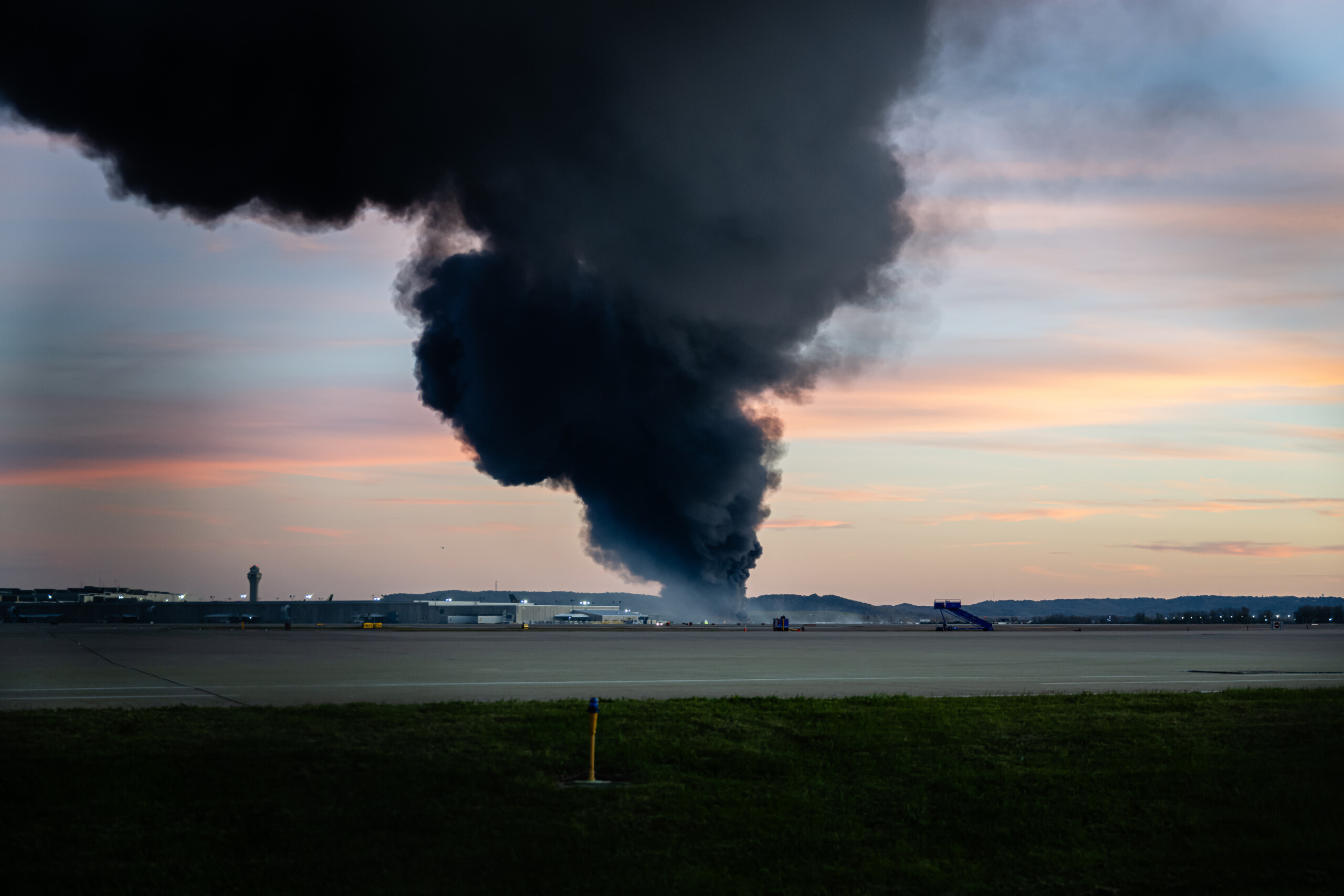 usa death toll in ups plane crash in louisville rises to at least 12 scaled