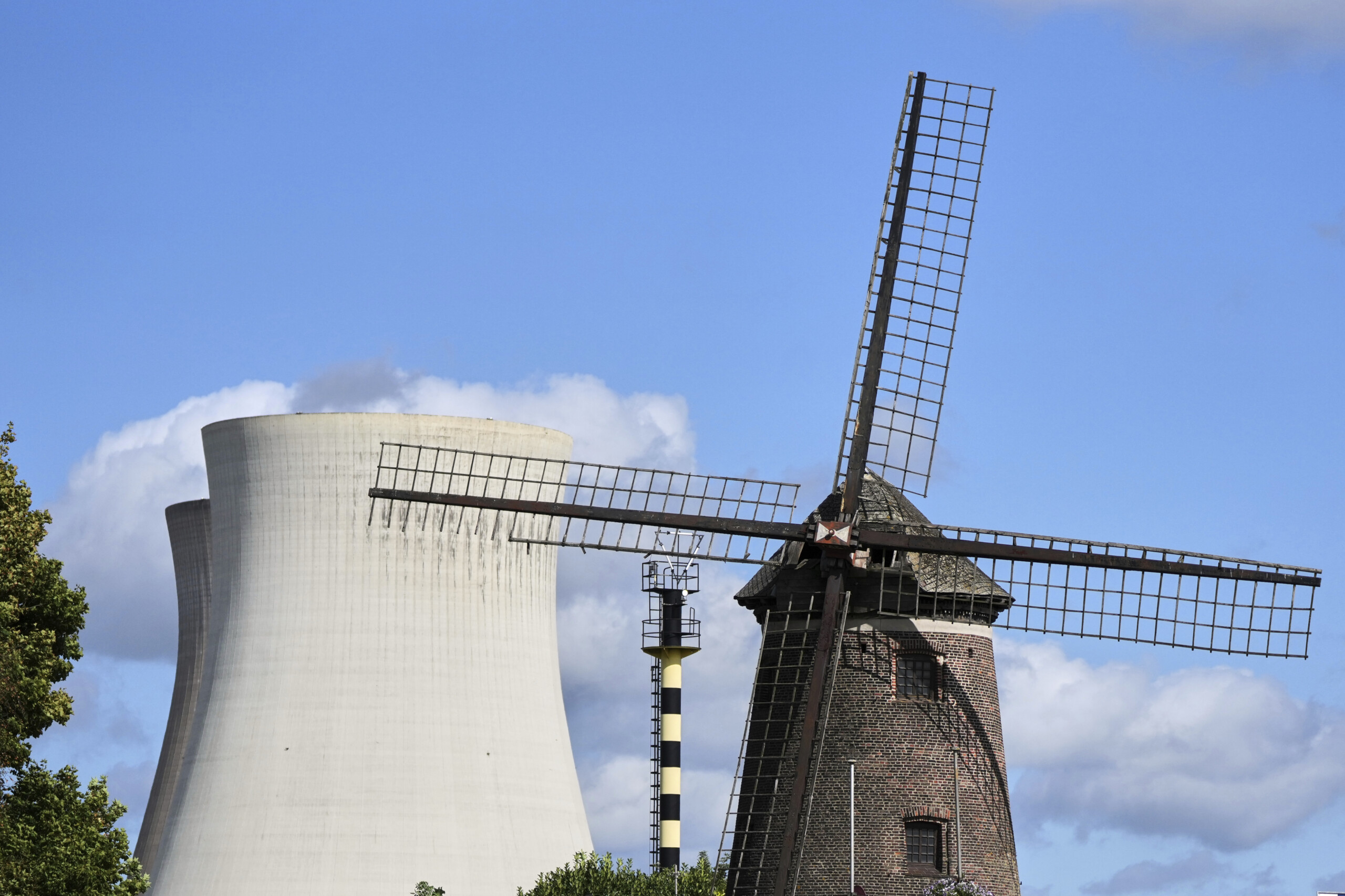 belgium three drones spotted over doel nuclear power plant scaled