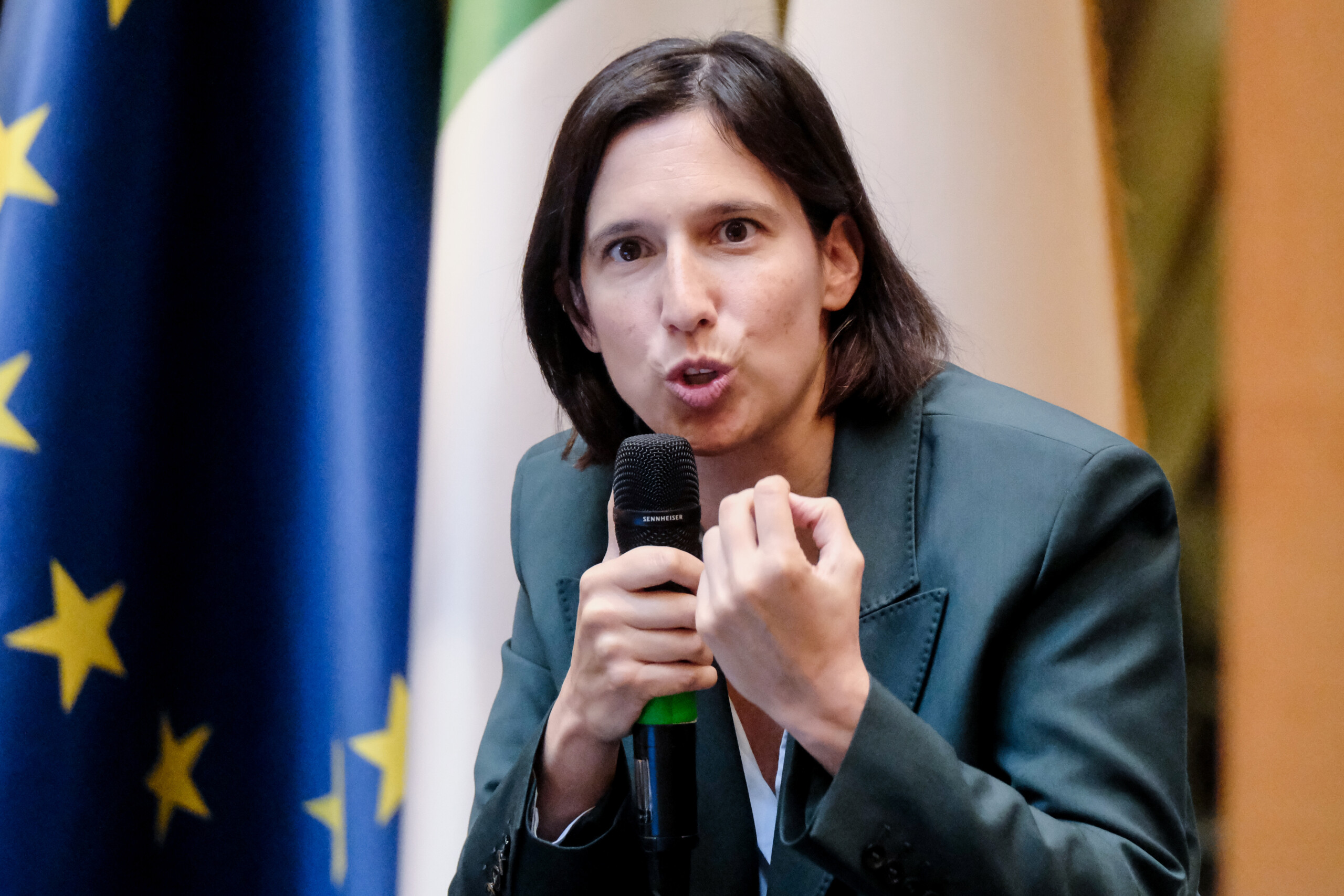 budget law schlein meloni is mocking mayors the government keeps increasing cuts scaled