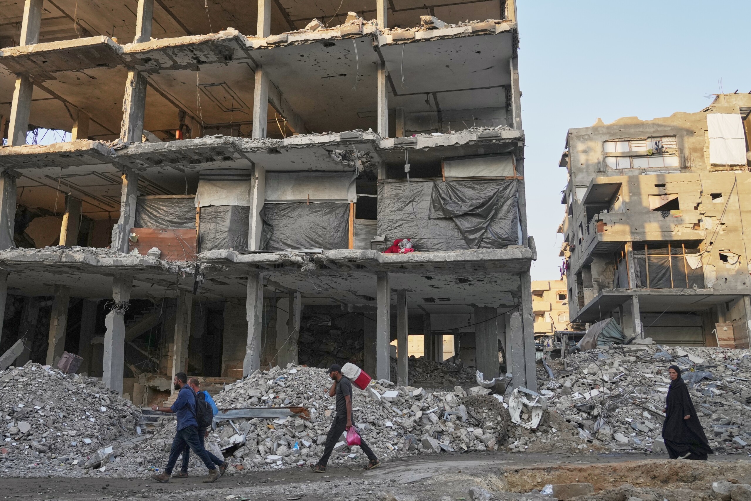 Gaza, media: sale a 19 bilancio vittime raid israeliani 1 gaza media sale a 19 bilancio vittime raid israeliani scaled