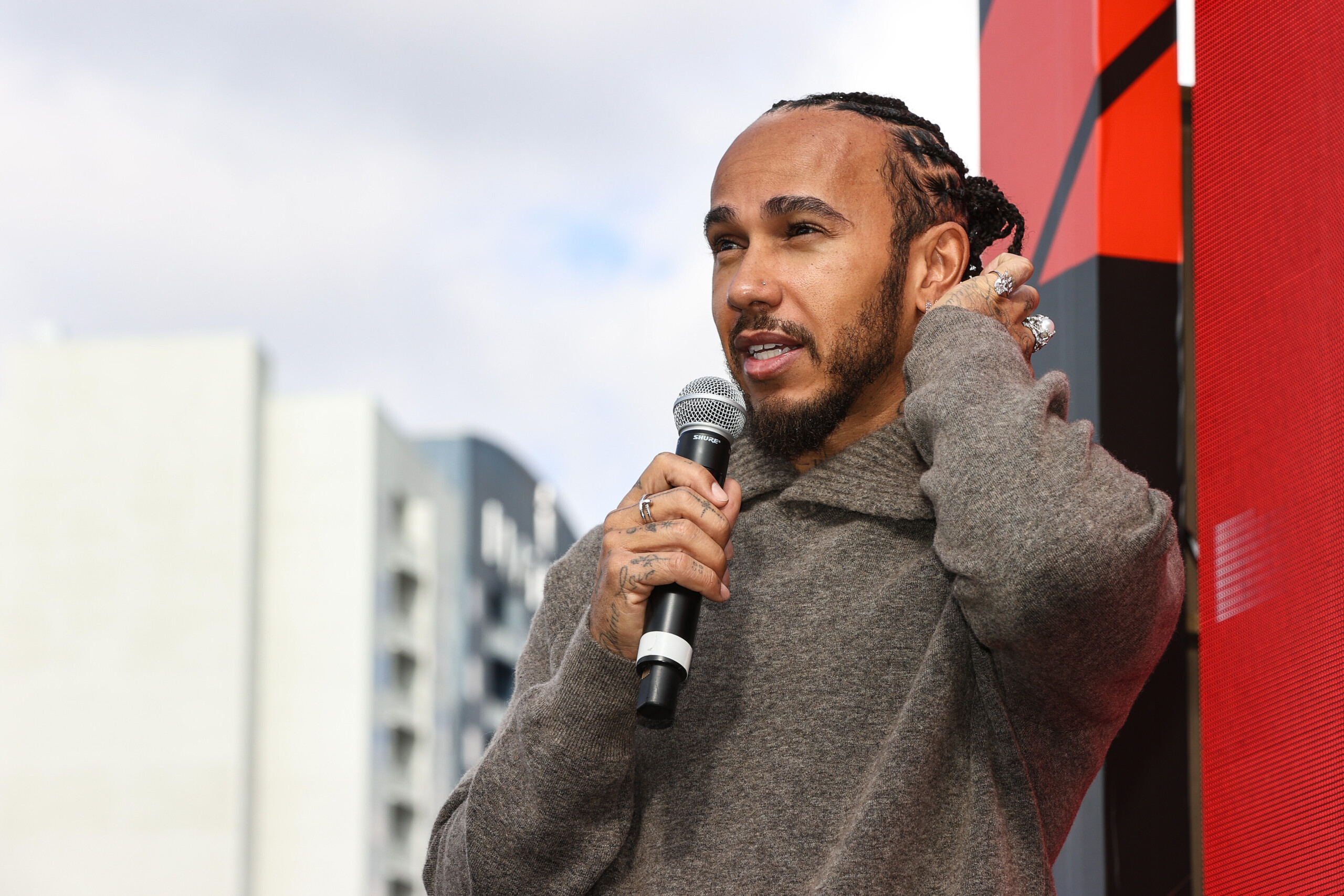 Ferrari, Hamilton: “I think about driving even when I sleep, Elkann's words serve to unite us” 1 ferrari hamilton i think about driving even when i sleep elkanns words serve to unite us scaled