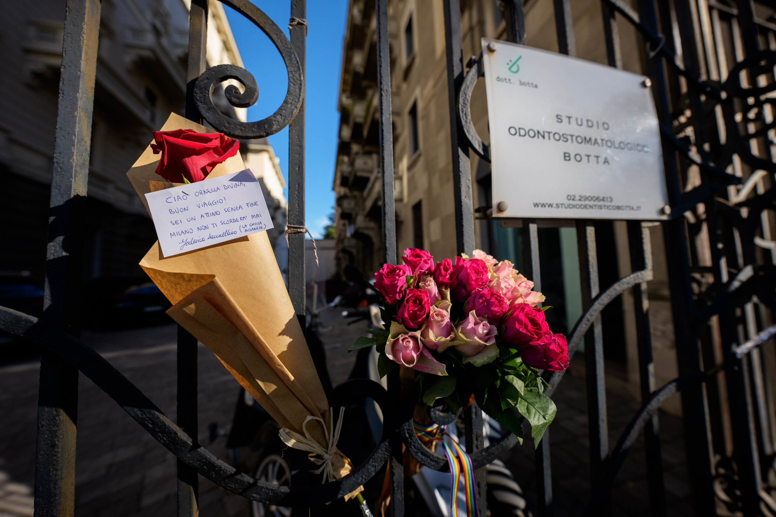 Vanoni: Milan observes a day of mourning on the occasion of the funeral 1 vanoni milan observes a day of mourning on the occasion of the funeral scaled