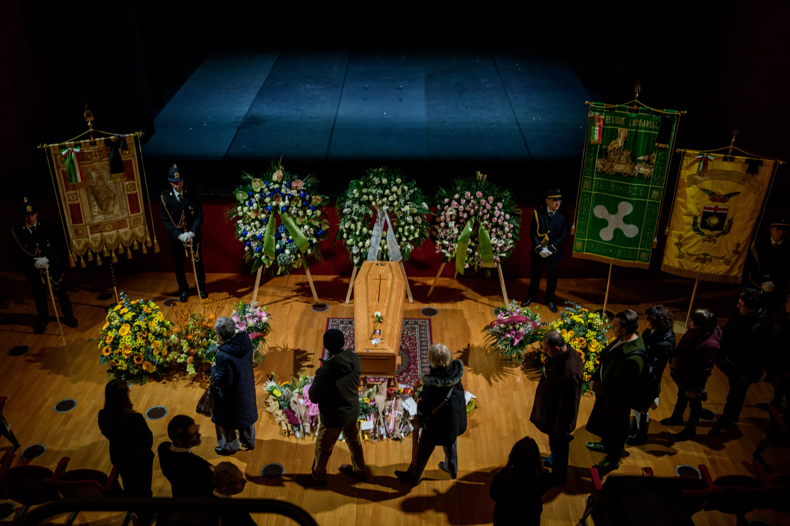 ornella vanoni gino paolis tribute yellow rose cushion scaled