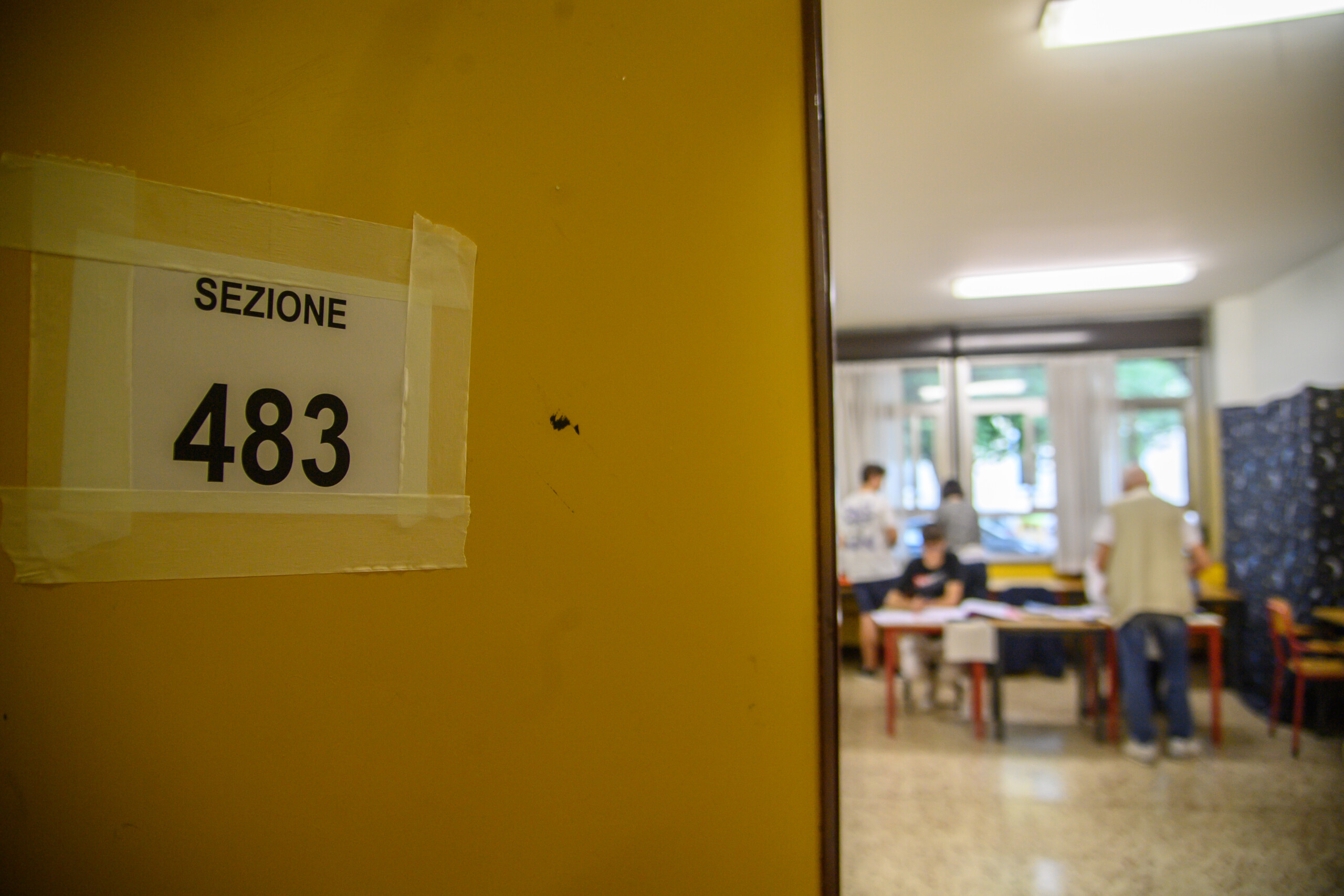 regional elections turnout at 32 down 10 points scaled