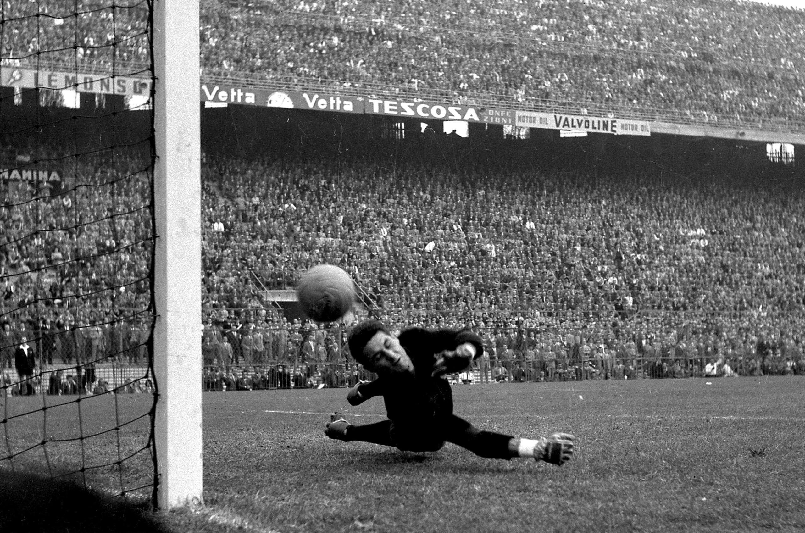 football lorenzo buffon historic milan goalkeeper dies at 95 scaled