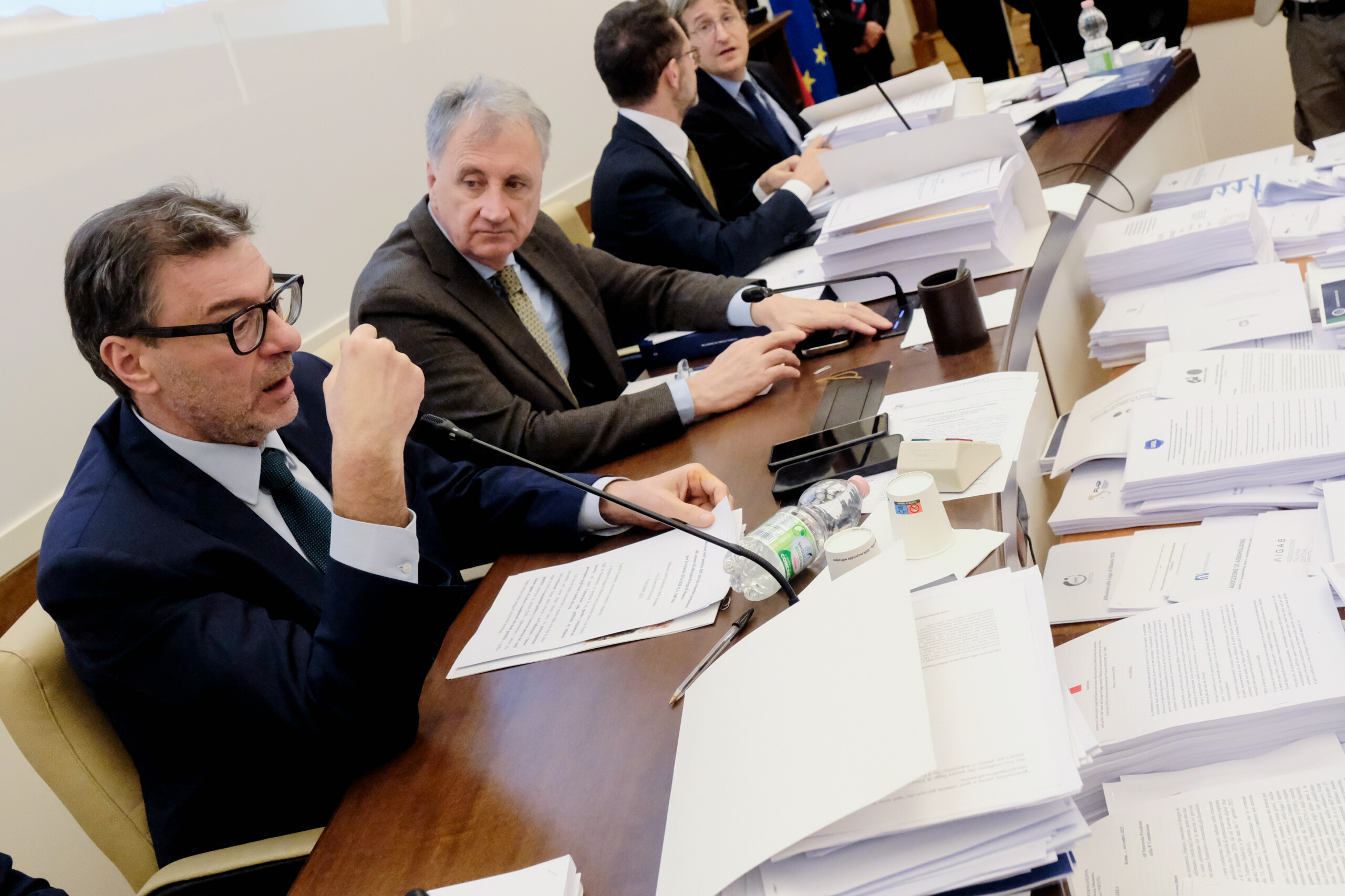 budget meeting between government banks insurance companies and businesses at chigi scaled