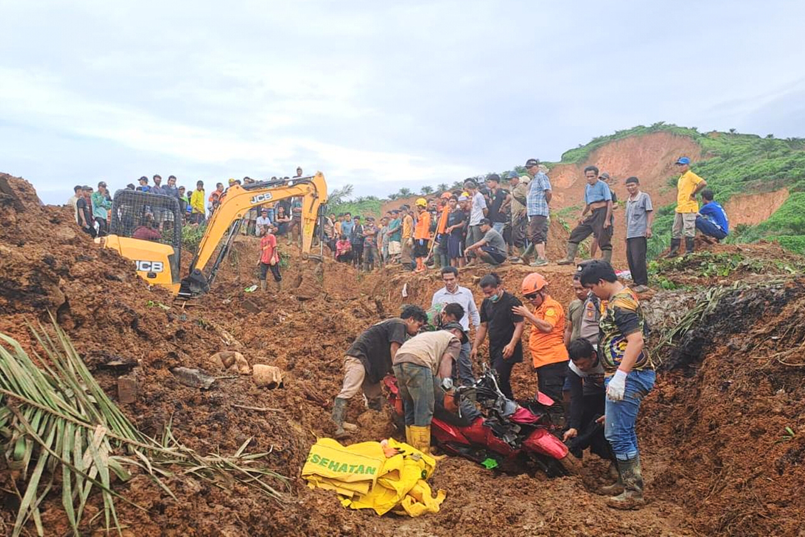 Indonesia: Death toll from landslides and floods in Sumatra exceeds 300 1 indonesia death toll from landslides and floods in sumatra exceeds 300 scaled