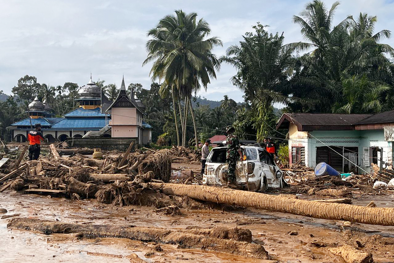 sri lanka death toll from floods rises to 334