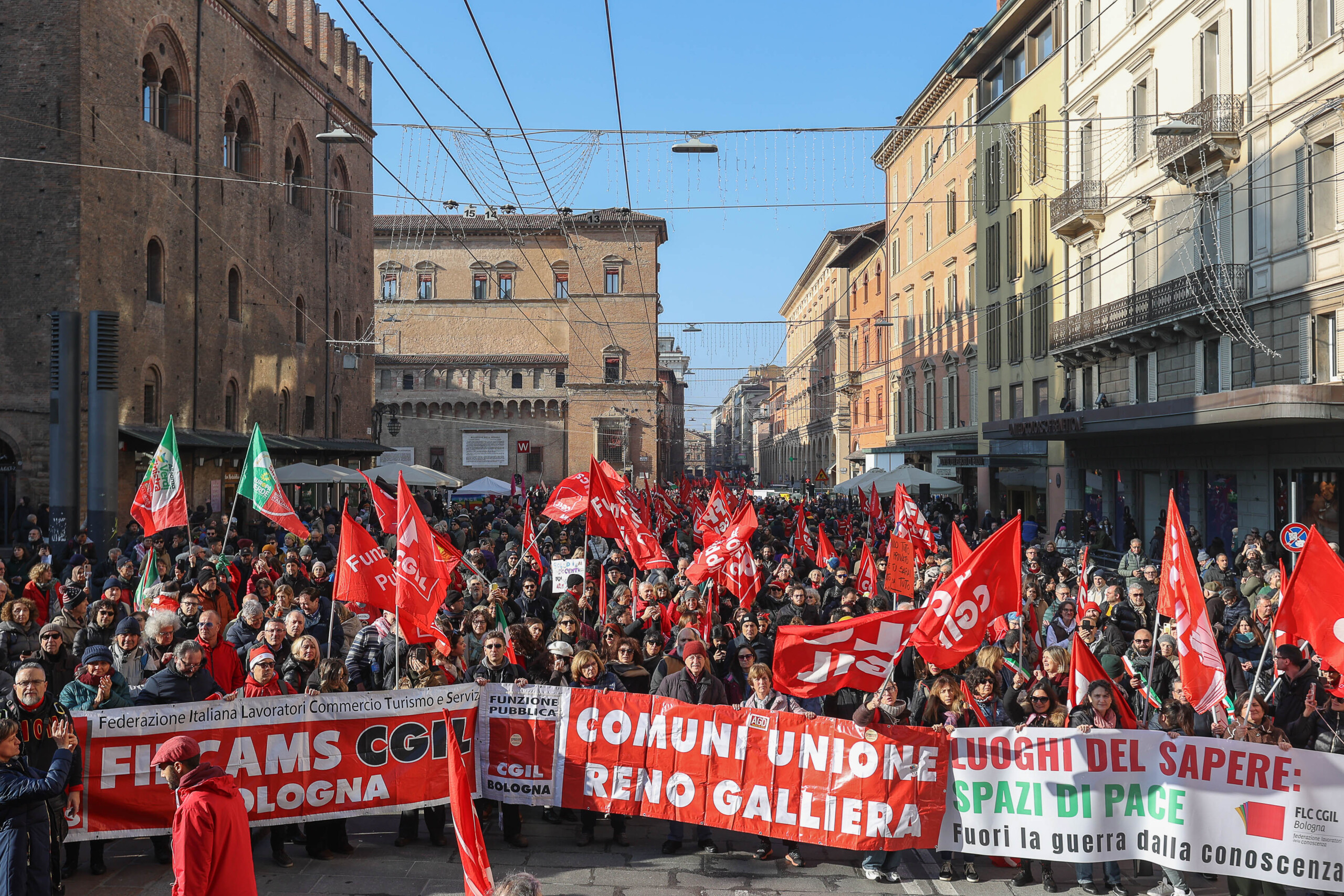 Strike: CGIL, 68% participation, half a million people take to the streets 1 strike cgil 68 participation half a million people take to the streets scaled