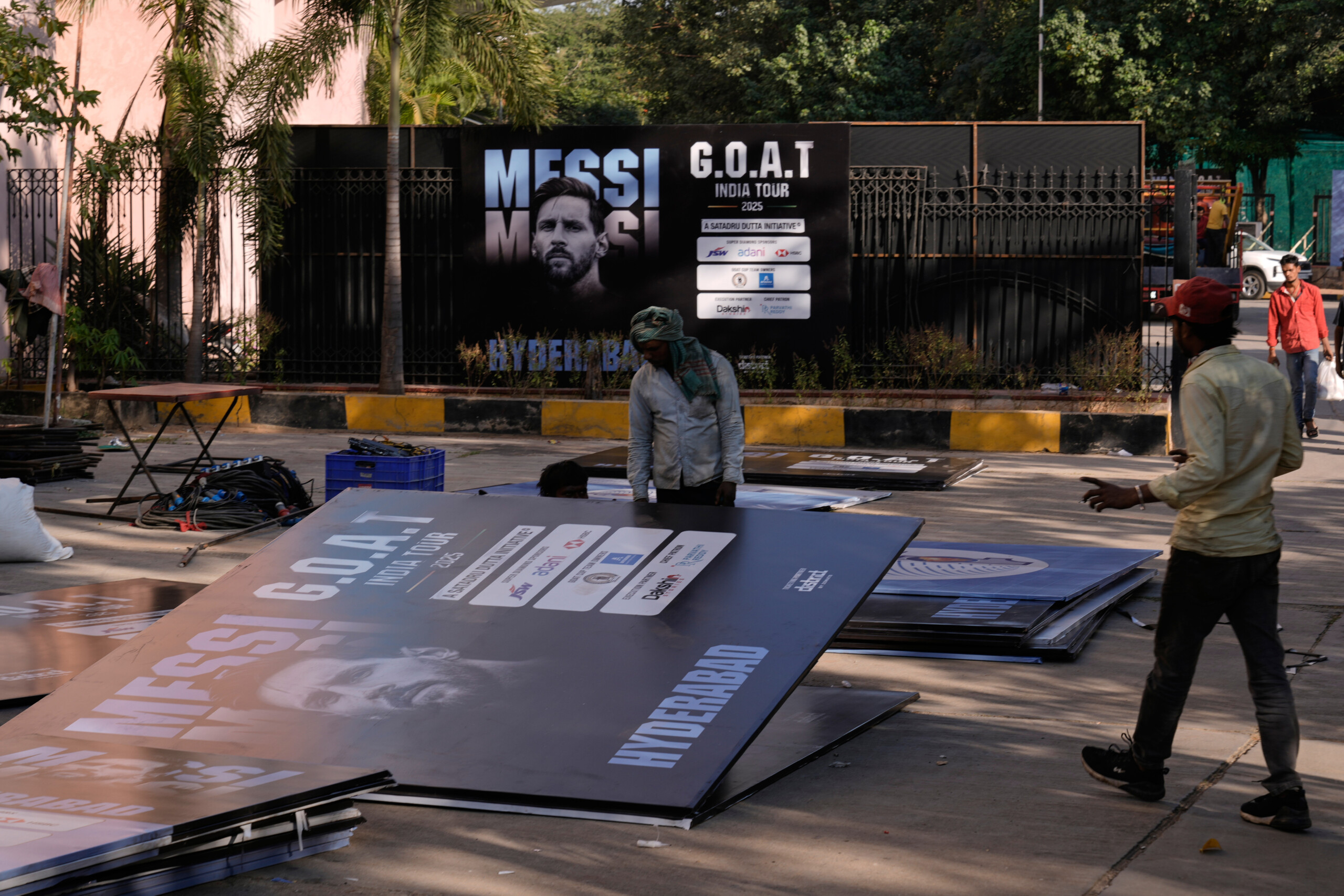 football messi in india poor event organisation sparks fan anger scaled