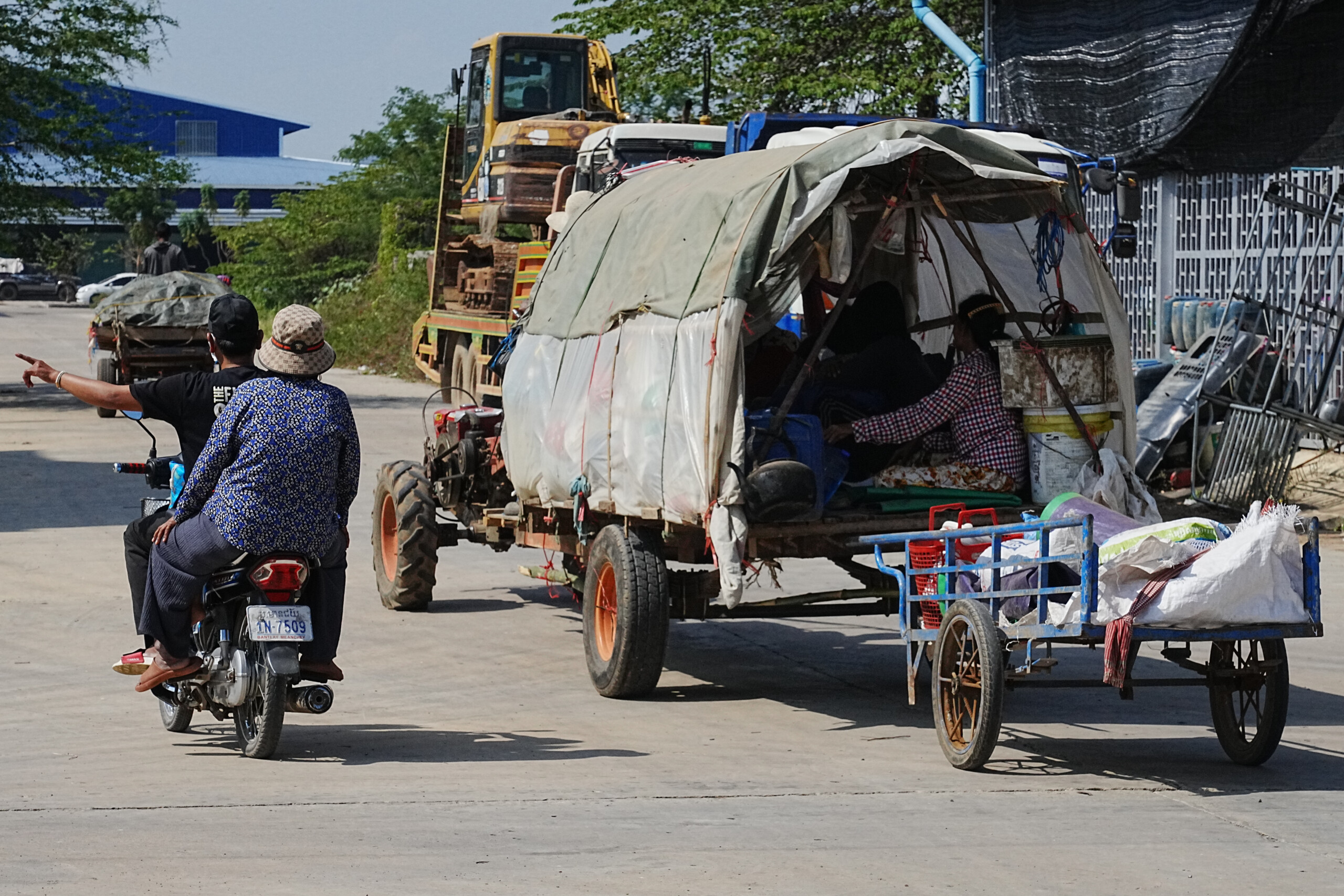 thailand cambodia phnom penh closes border crossings scaled