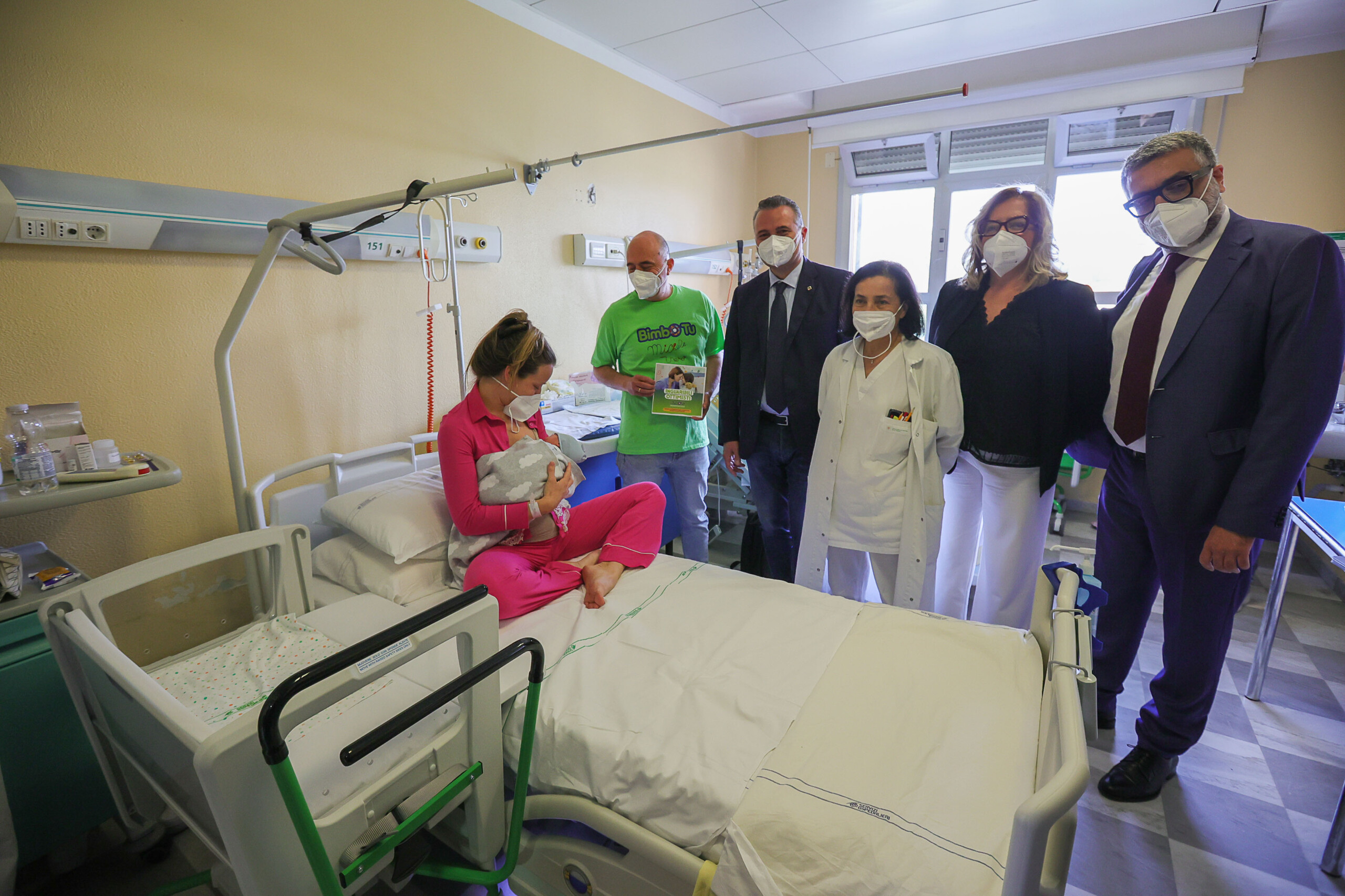 inps new mothers bonus over 580000 payments already processed for around e242 million scaled