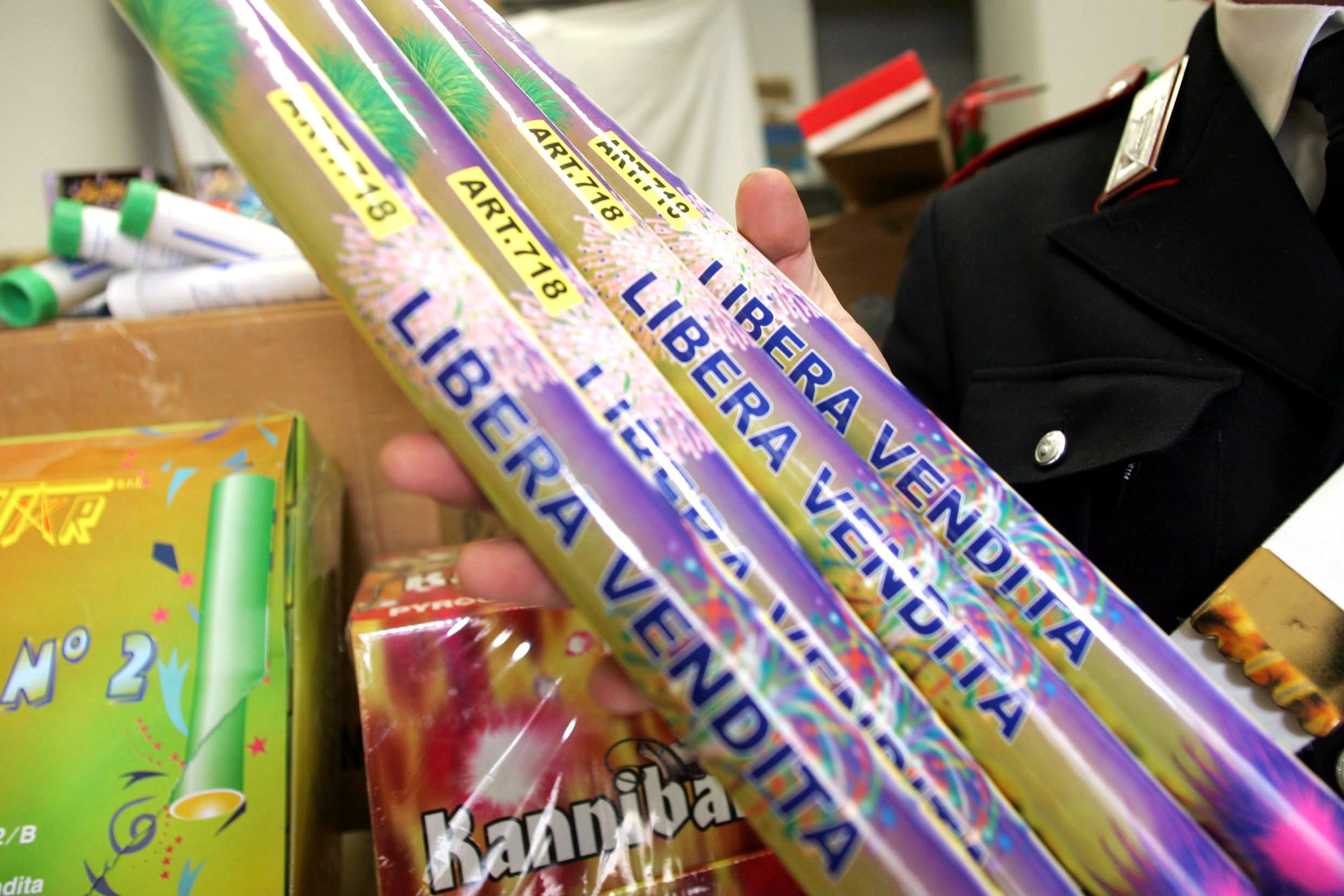 Naples: 2.5 tonnes of illegal fireworks seized, 2 arrests 1 naples 2 5 tonnes of illegal fireworks seized 2 arrests