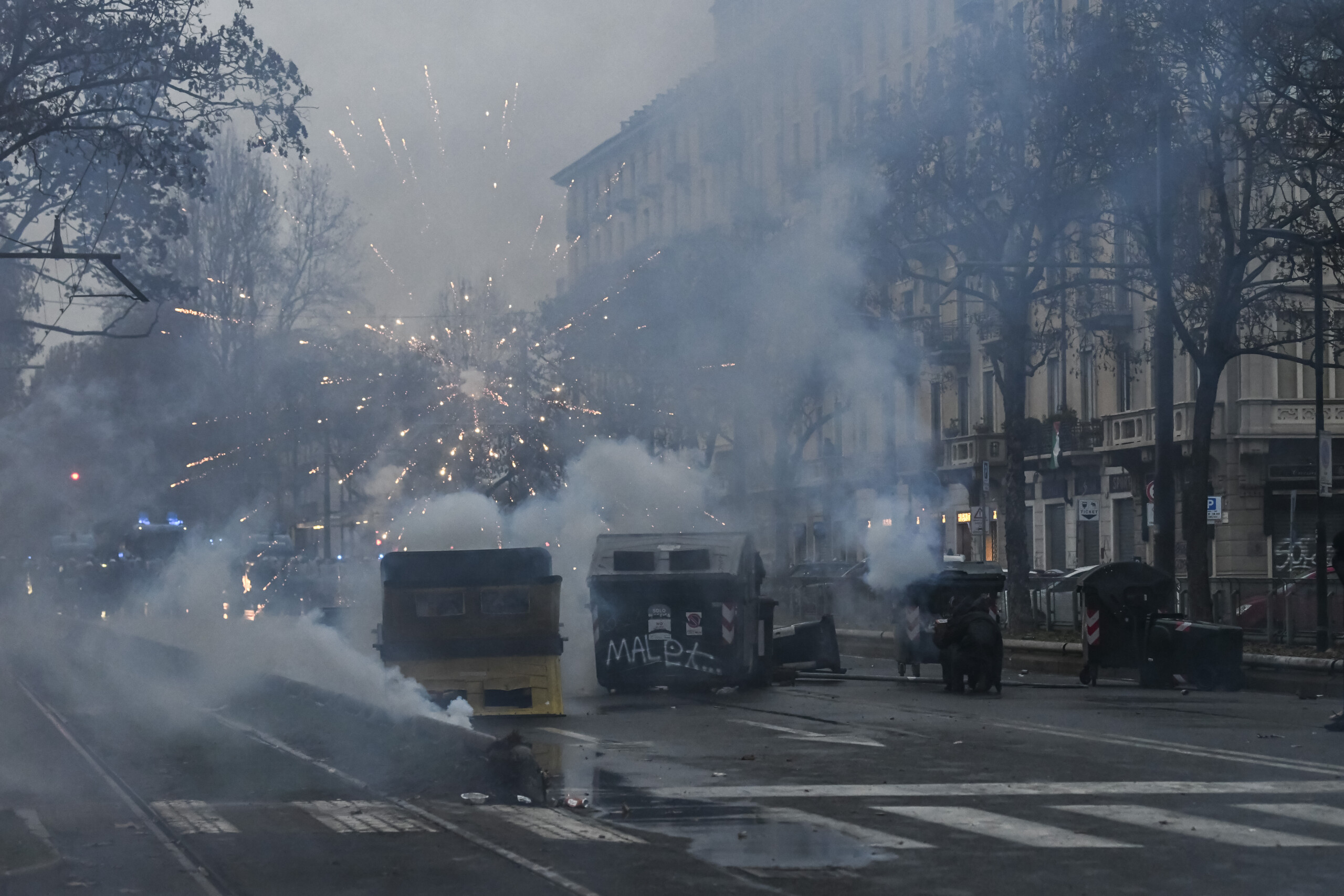 Turin: number of injured police officers rises to nine after clashes 1 turin number of injured police officers rises to nine after clashes scaled