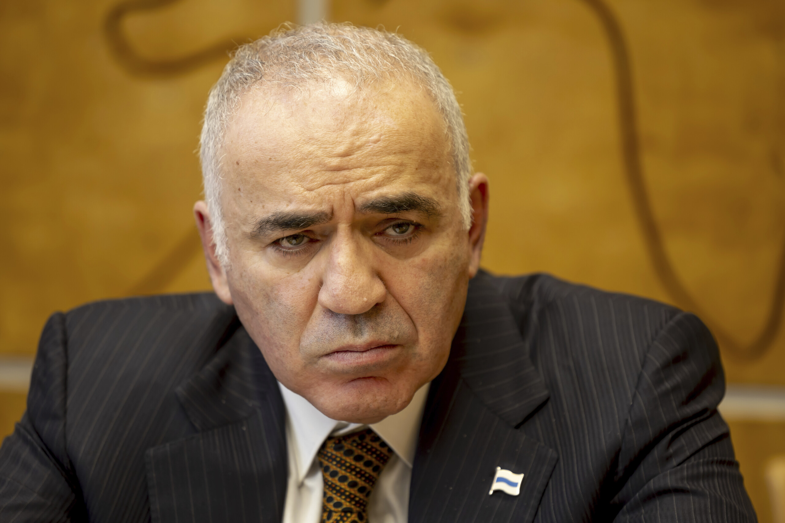 russia arrest warrant issued in absentia for chess player garry kasparov scaled