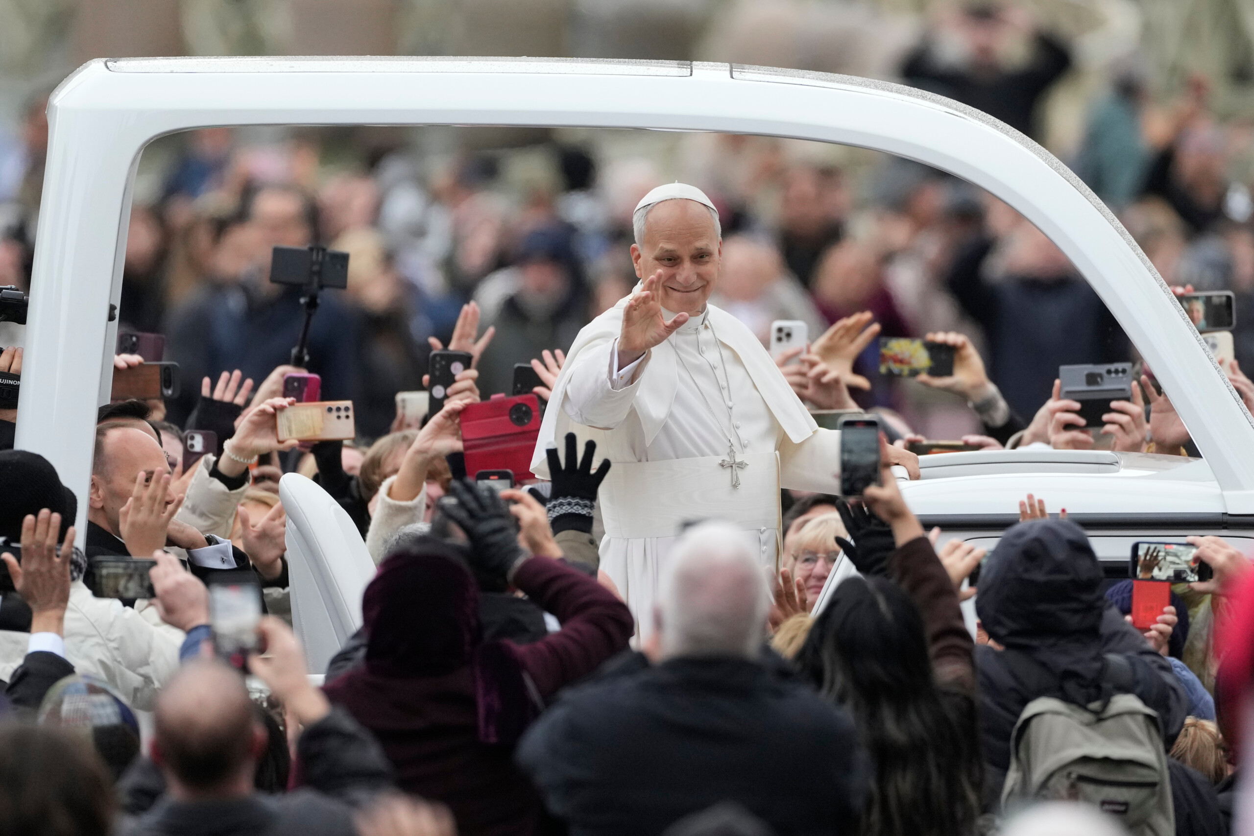 christmas holy see around 26000 people in st peters for urbi et orbi scaled