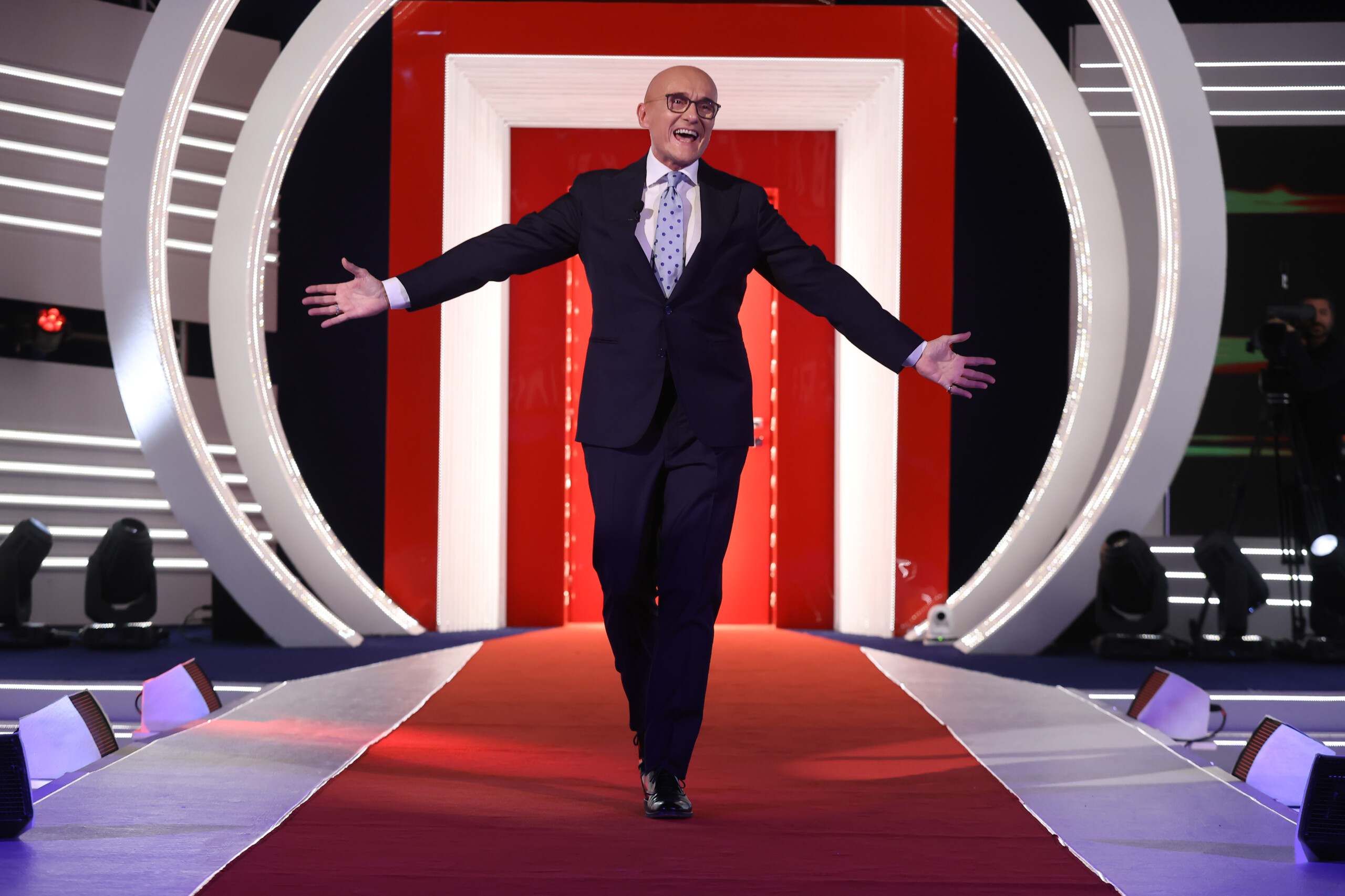 milan former big brother contestant antonio medugno reports alfonso signorini scaled