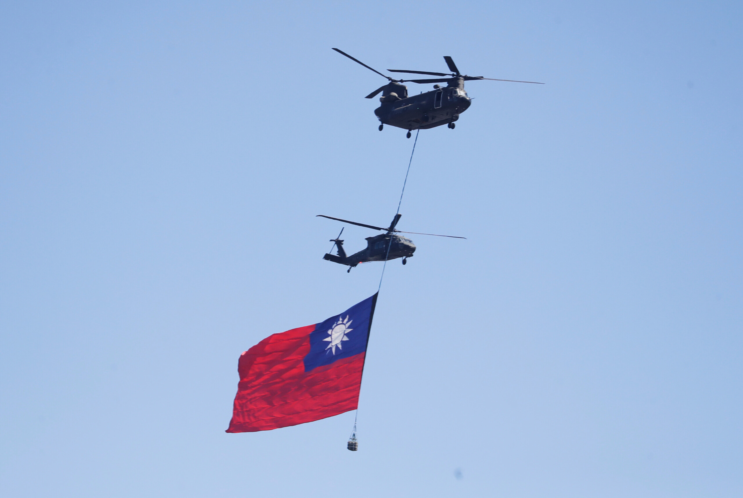 china military exercises begin around taiwan scaled
