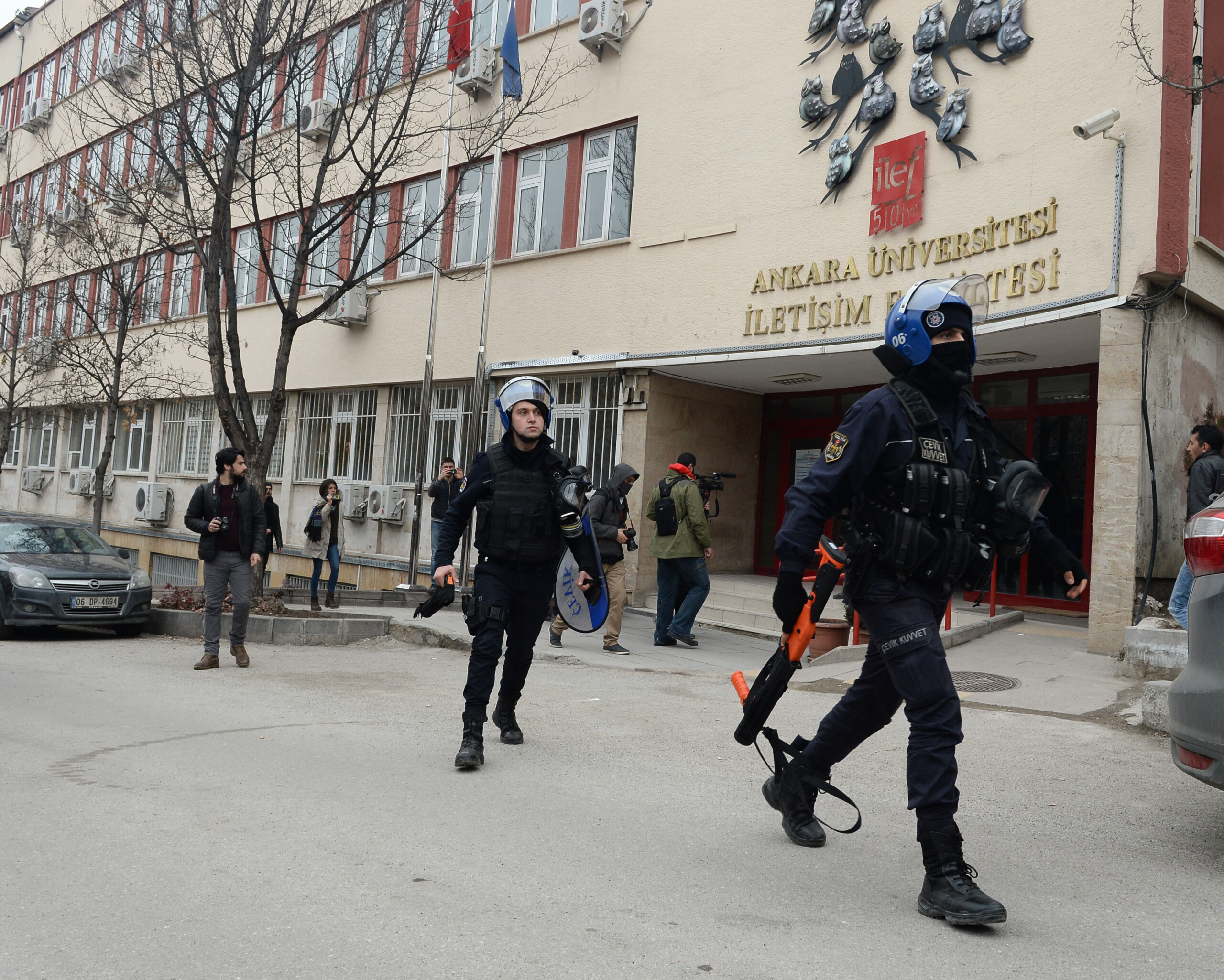 turkey anti isis operations continue with another 125 arrests scaled