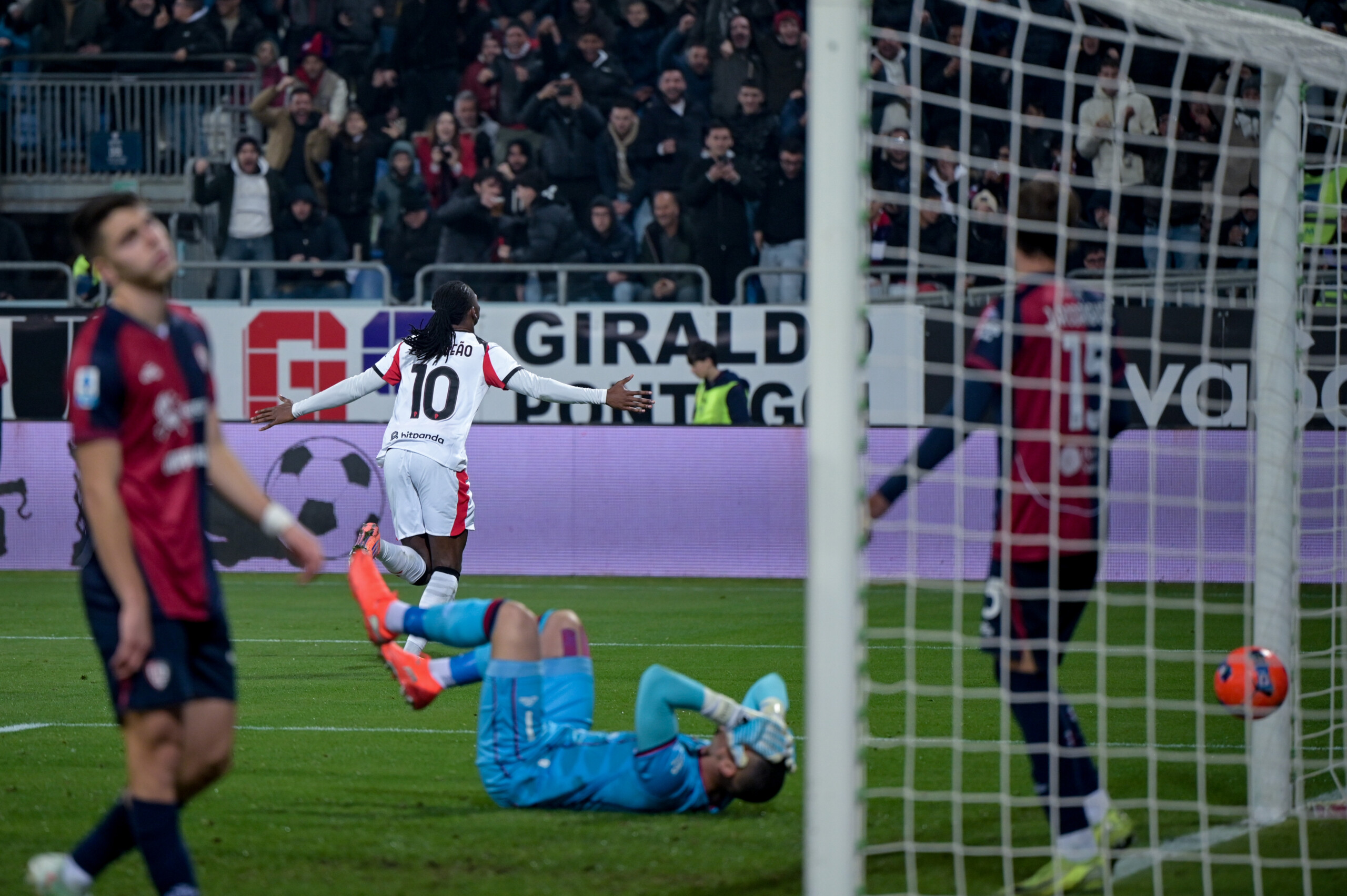 Football: Serie A, Cagliari-Milan 0-1, Rossoneri alone at the top 1 football serie a cagliari milan 0 1 rossoneri alone at the top scaled