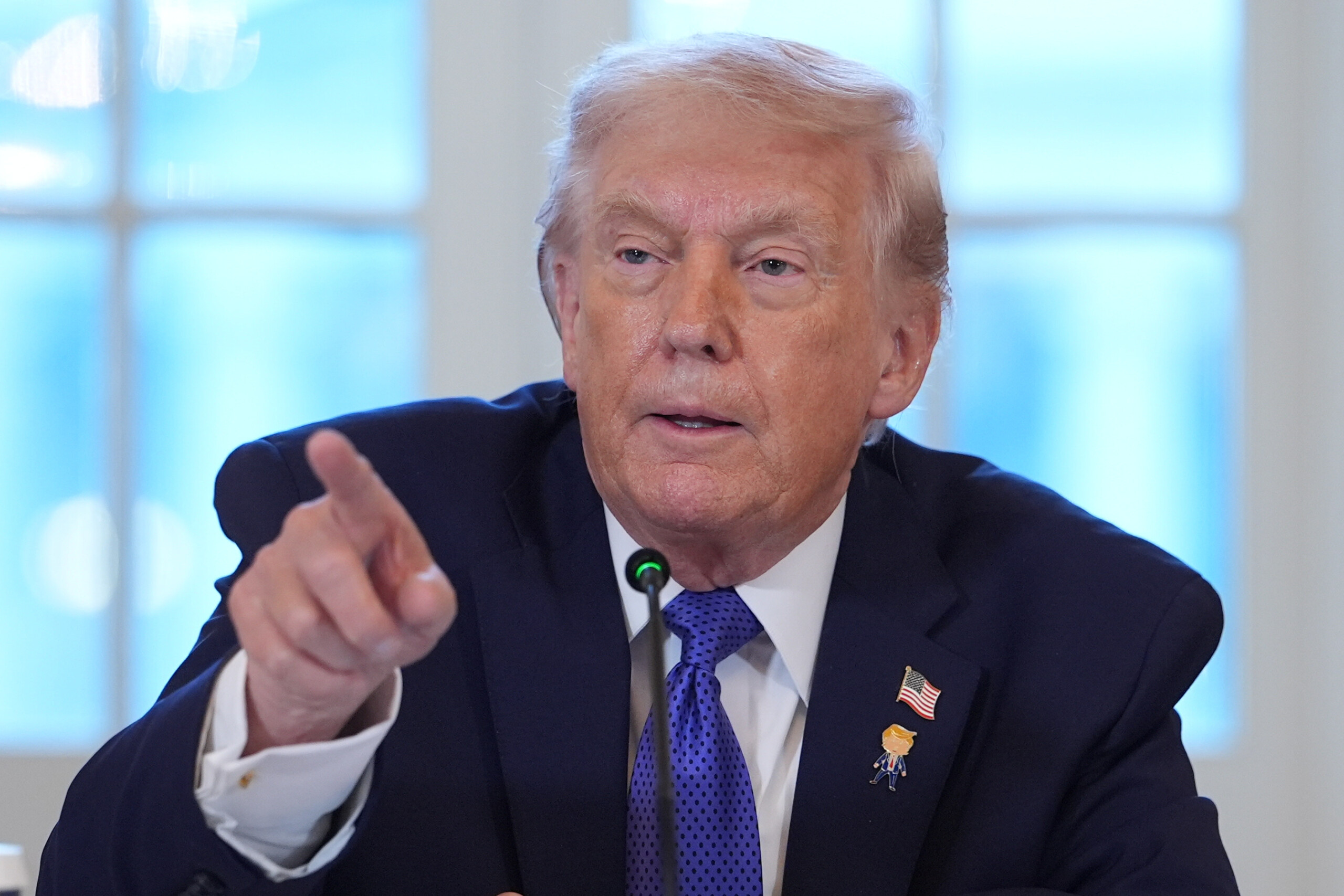 Cuba, Trump suggests agreement with the US: ‘No more money and oil from Venezuela’ 1 cuba trump suggests agreement with the us no more money and oil from venezuela scaled