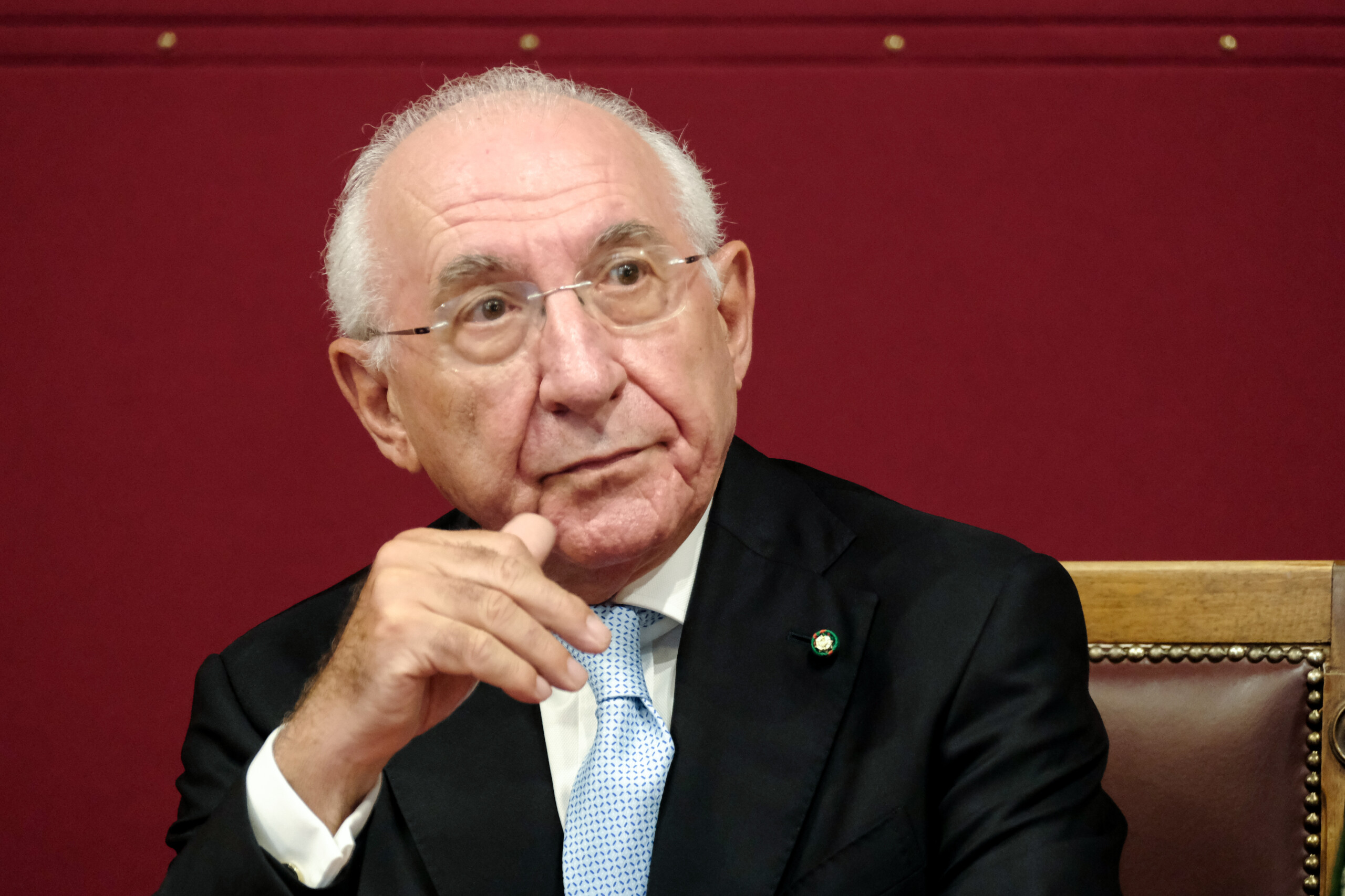 rome searches at the headquarters of the data protection authority four people under investigation scaled