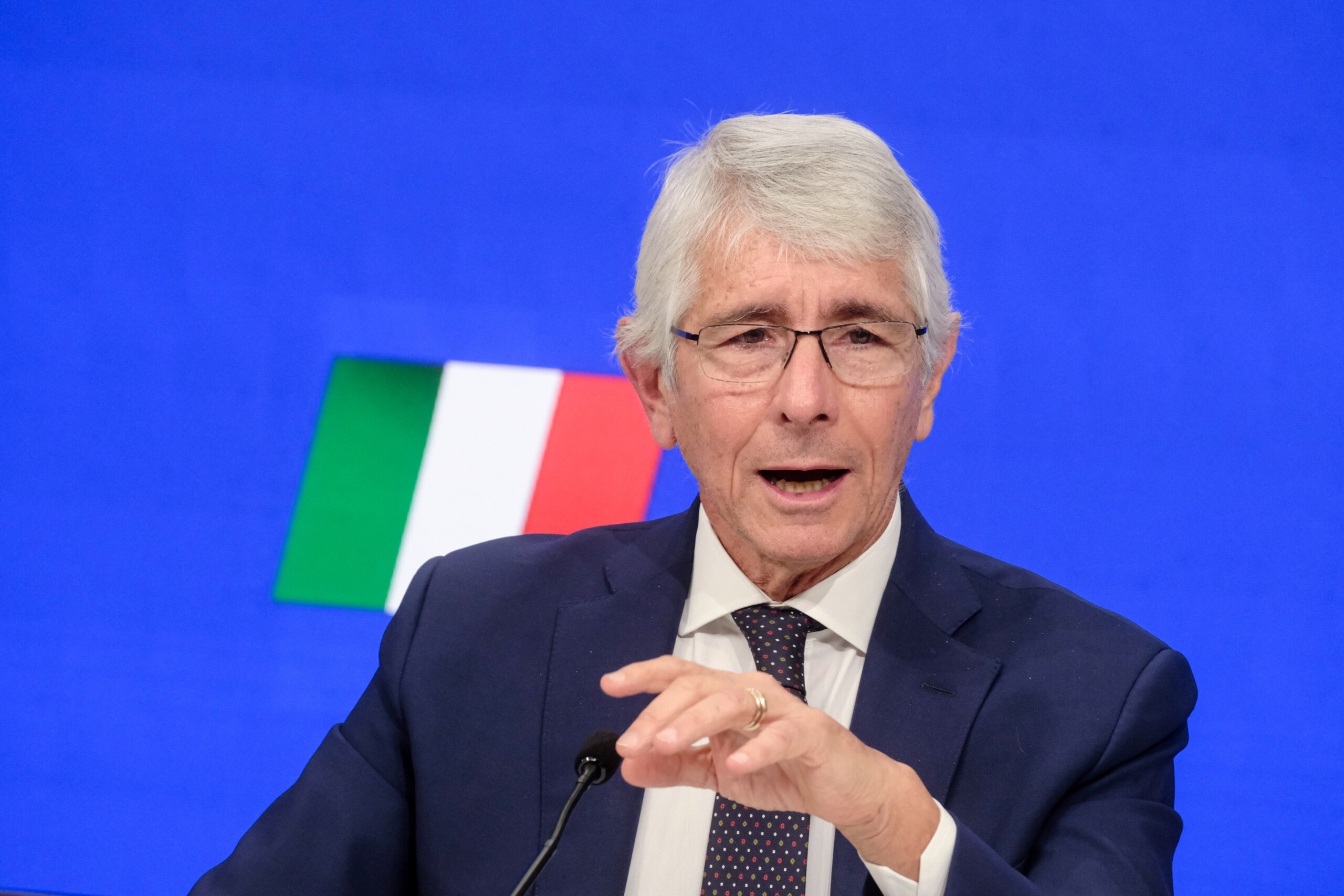 euro 2032 abodi manfredi and de laurentiis will decide on the maradona stadium scaled