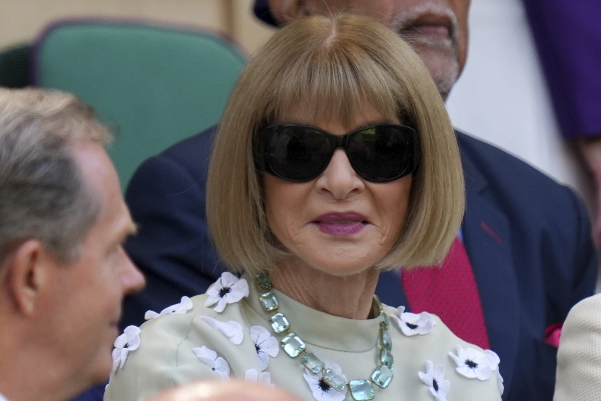 valentinos death anna wintour attends the designers funeral