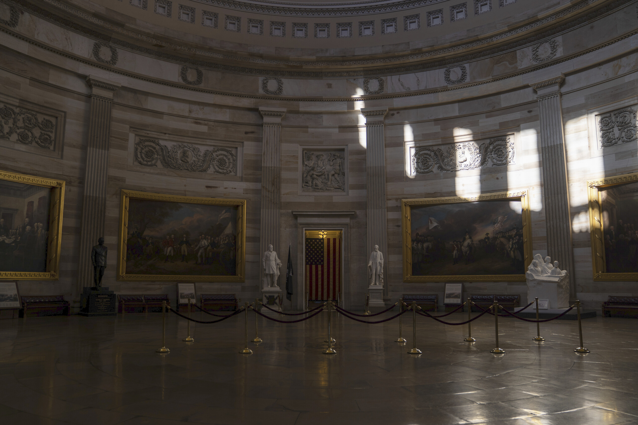 us democrats threaten shutdown to block homeland security funding scaled