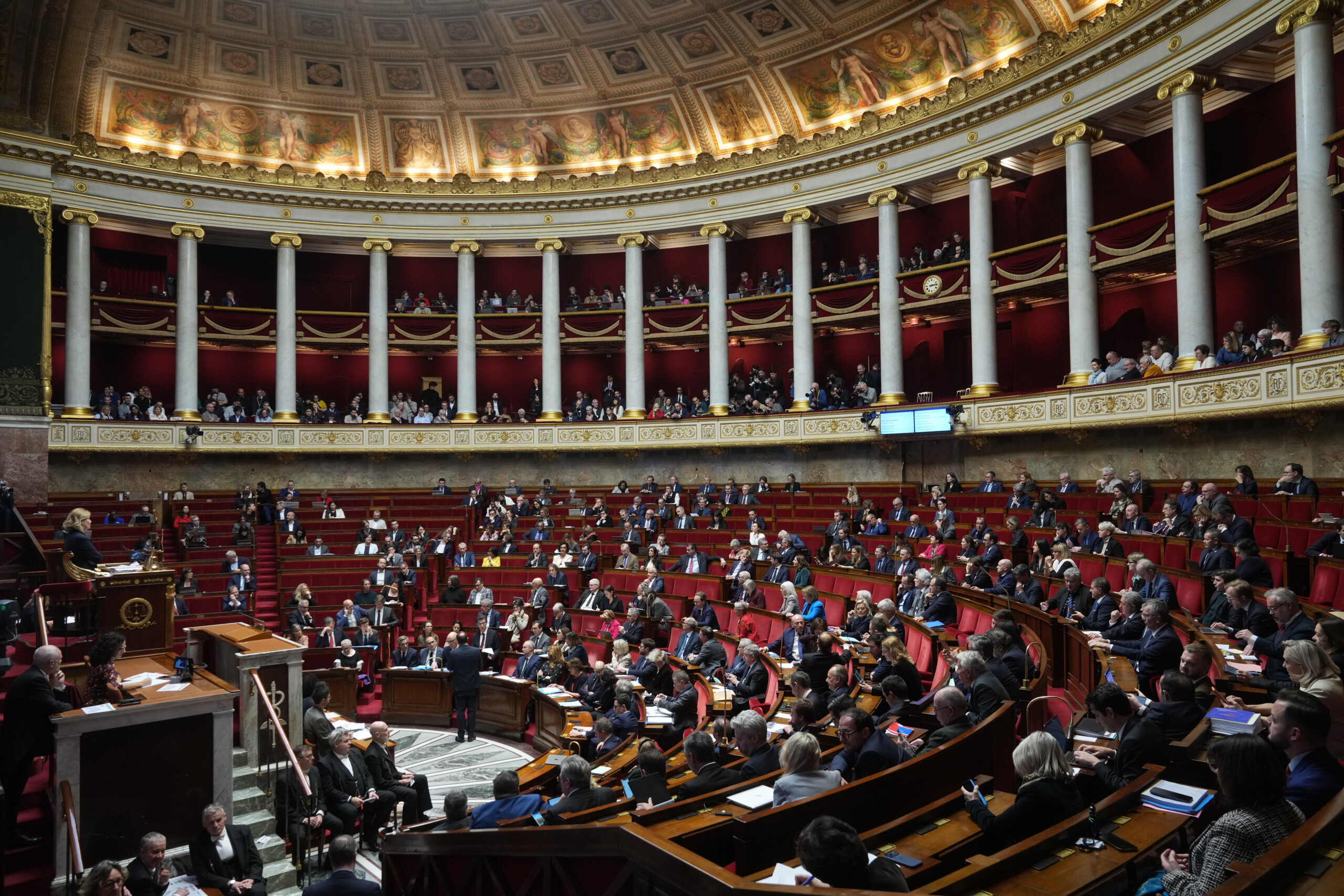 france national assembly approves social media ban for under 15s scaled